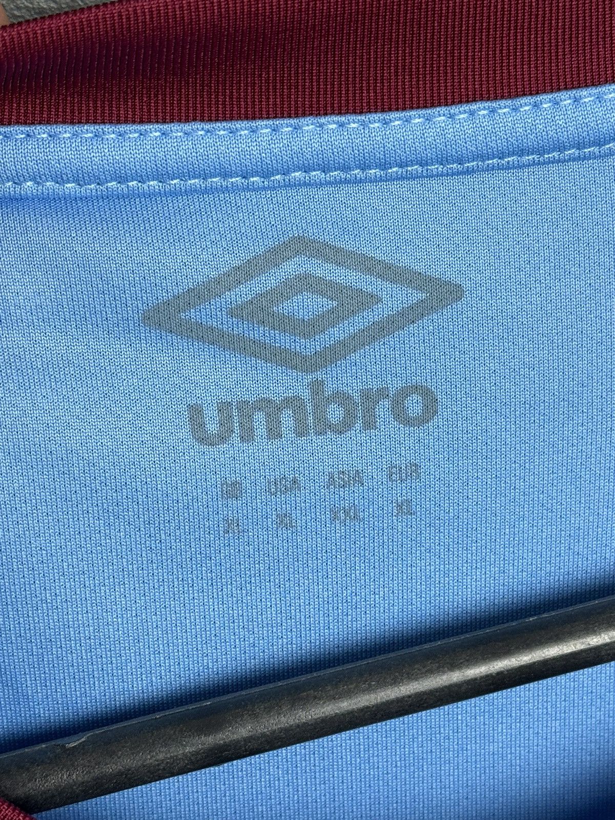 Umbro West Ham United 20/21 Away Football Jersey Size US XL / EU 56 / 4 - 8 Thumbnail