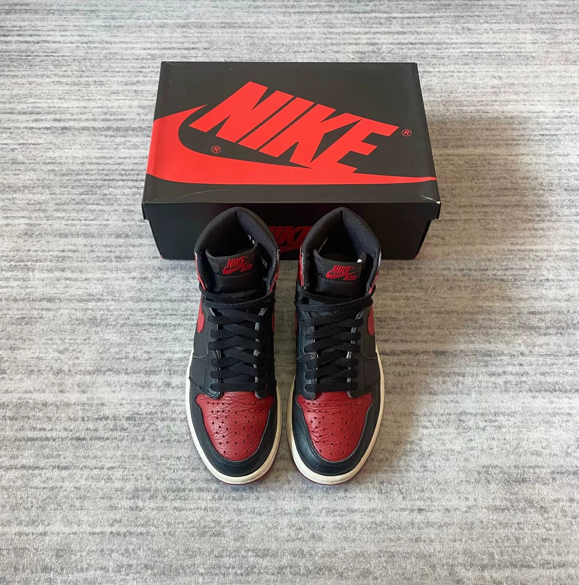 Jordan Brand air jordan 1 banned black red sneakers Size US 8.5 / EU 41-42 - 1 Thumbnail