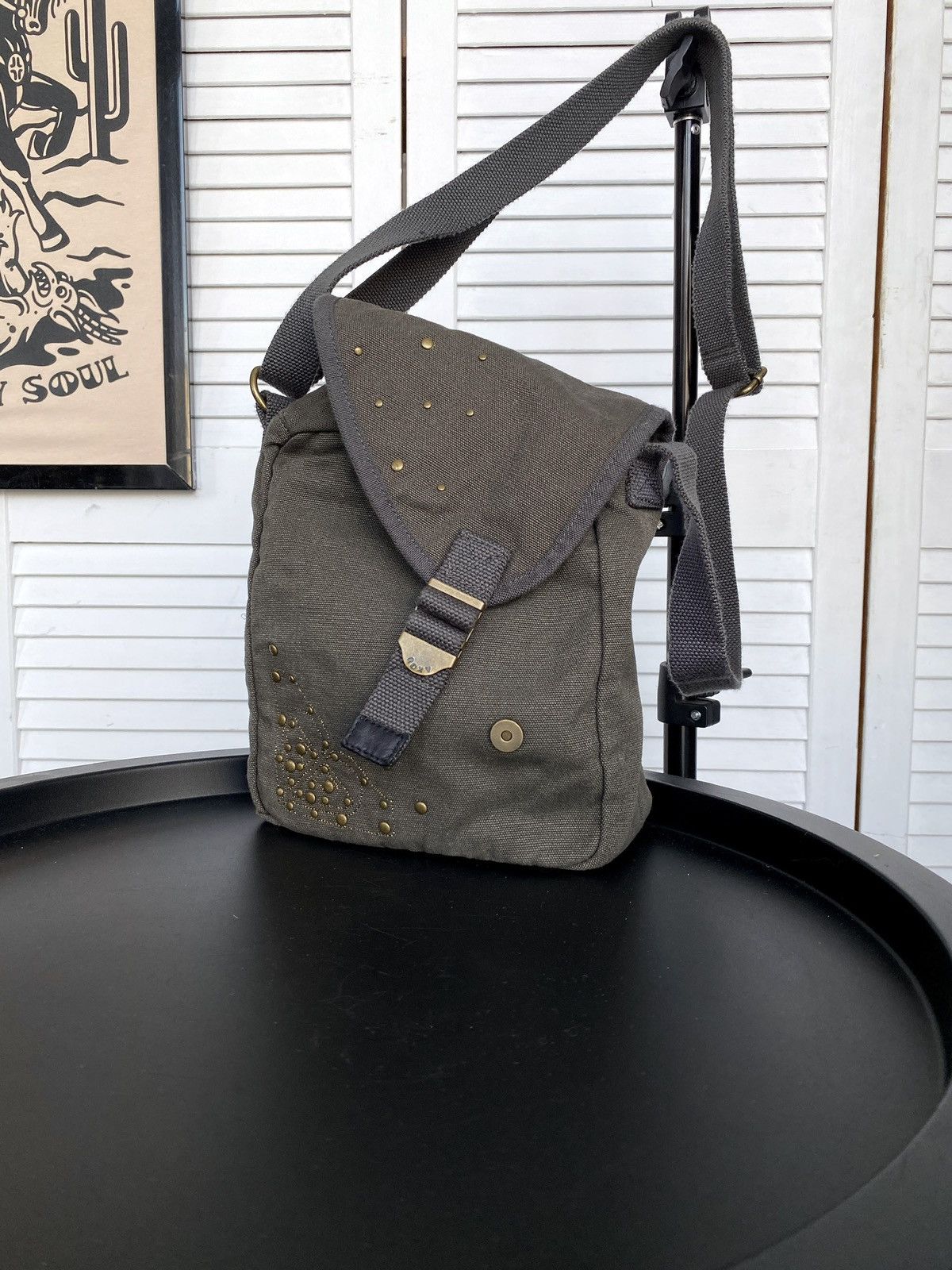 Quiksilver × Vintage Vintage Roxy Quiksilver Studded Logo Y2K Shoulder Bag Khaki Size ONE SIZE - 2 Thumbnail