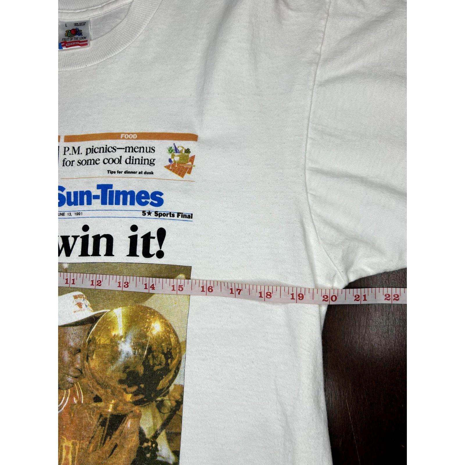 NBA '91 NBA Chicago Bulls Michael Jordan Newspaper Print T Shirt Size US L / EU 52-54 / 3 - 5 Thumbnail