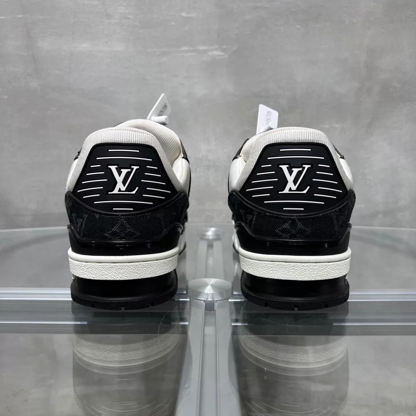 Louis Vuitton LV Trainer Black White Denim UK6.5 40.5 Size US 7.5 / EU 40-41 - 6 Thumbnail