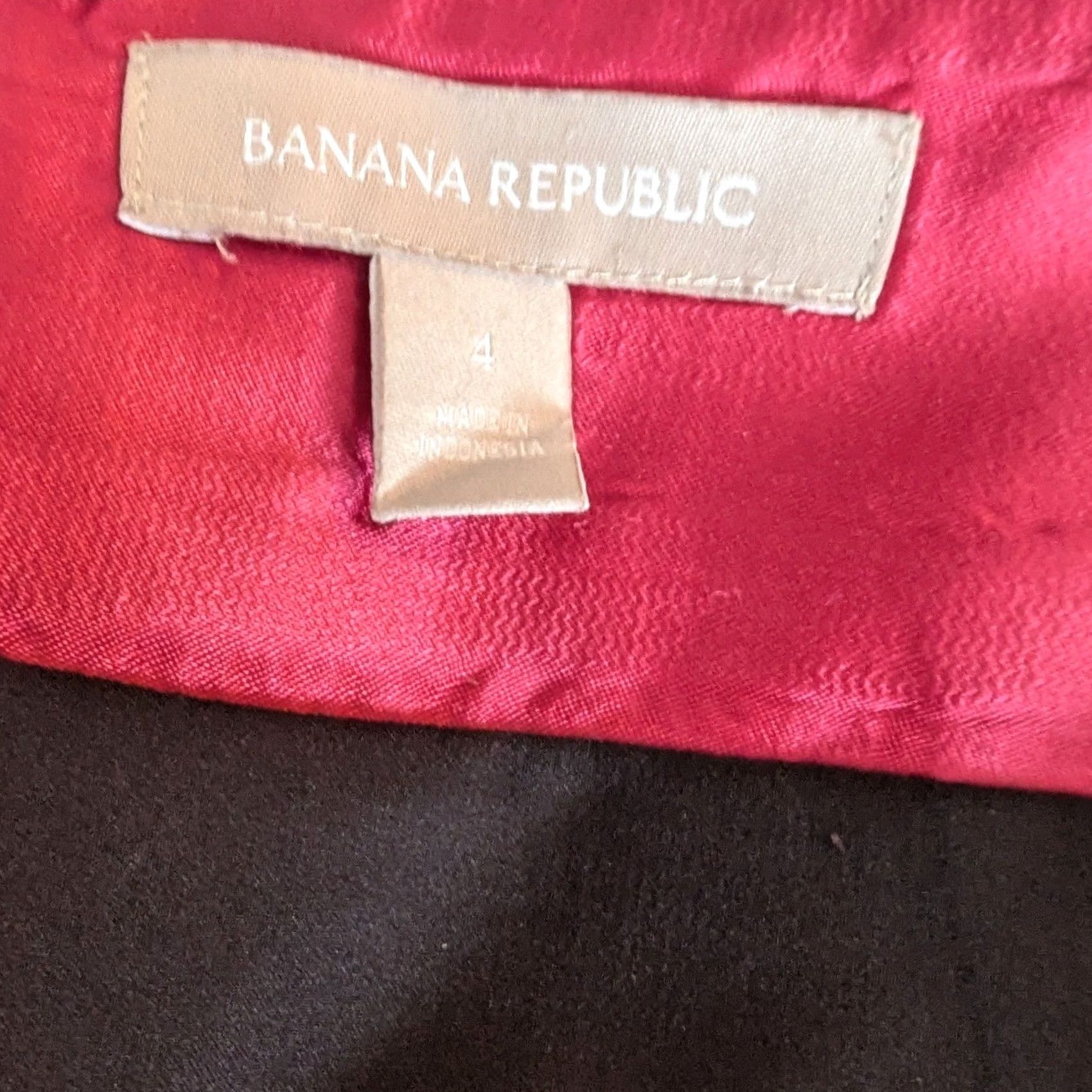 Banana Republic Banana Republic Skirt Black White Micro Dot Bow Pencil Woman Size 4 Knee Length Workwear Slit Lined Stretch Pattern: Polka Dot Bow Accent Size 27" / US 4 / IT 40 - 7 Thumbnail