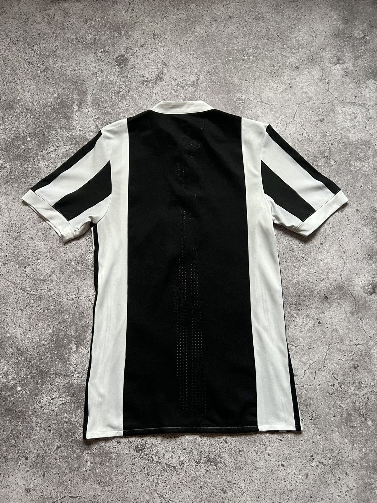 Adidas Adidas Juventus 2017/18 Home Football Shirt Jersey Adizero Size US S / EU 44-46 / 1 - 11 Thumbnail