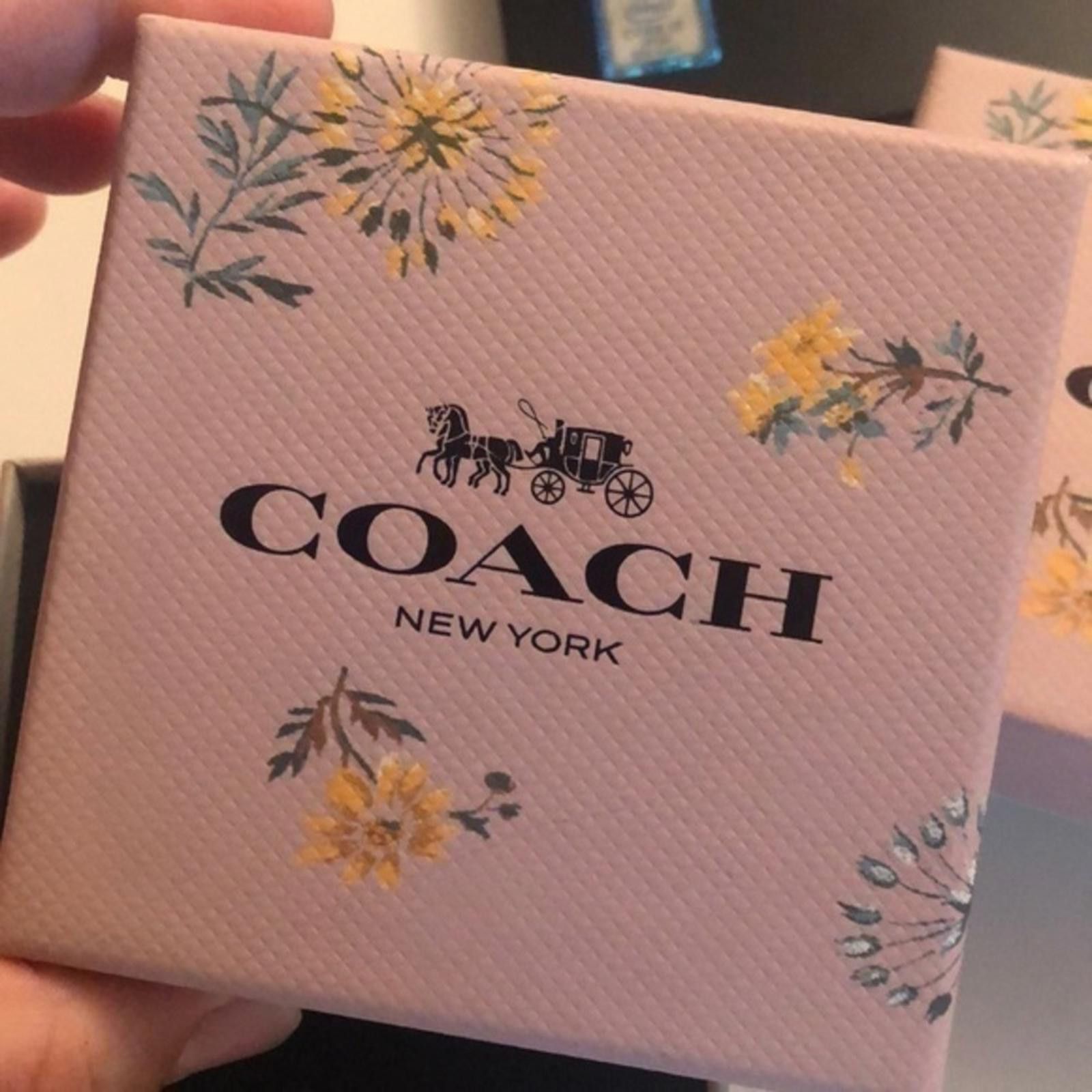 Coach Coach Pearl Stud Earnings With Gift Box NWT Size ONE SIZE - 2 Thumbnail