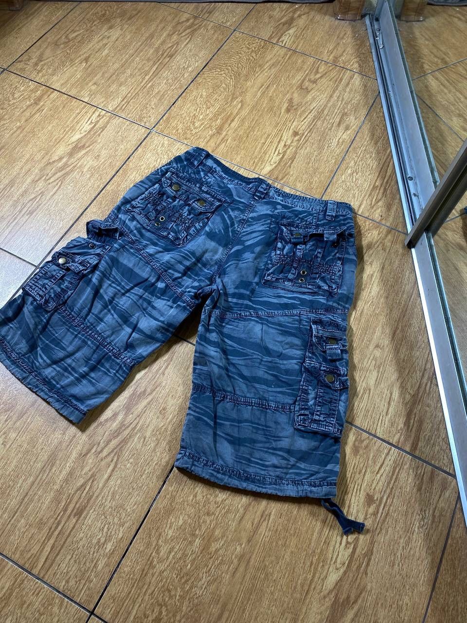 Other Rare CARGO MILITARY CAMO SHORTS 90s Y2K multipocked Size US 32 / EU 48 - 6 Thumbnail