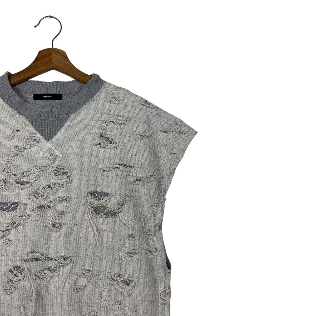 Diesel DIESEL Distressed and Destroy Sleeveless Sweater #3608-C165 Size M / US 6-8 / IT 42-44 - 4 Thumbnail