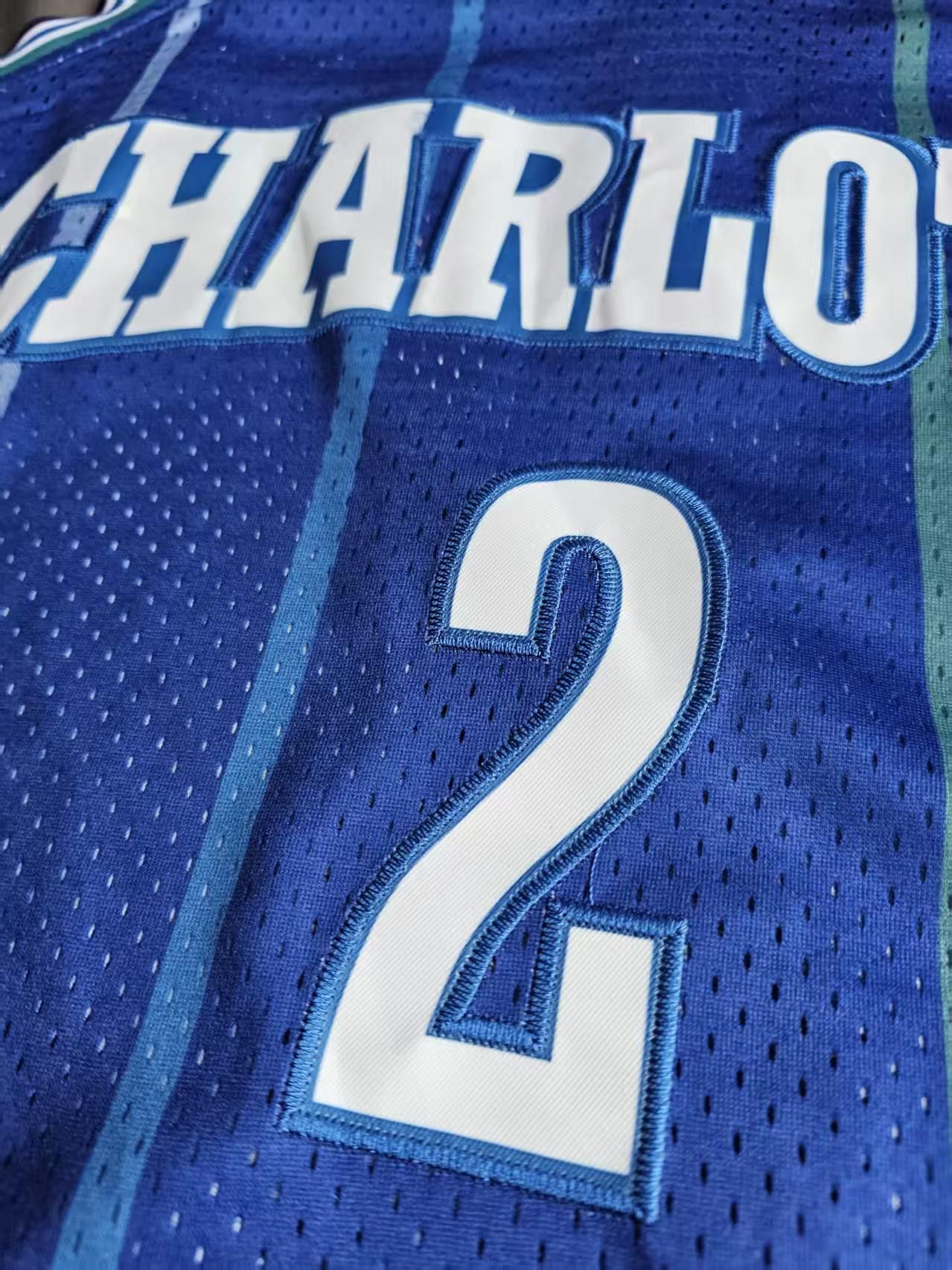 NBA #2 Larry Johnson Jersey Hornets 1994 95 Size US L / EU 52-54 / 3 - 5 Thumbnail