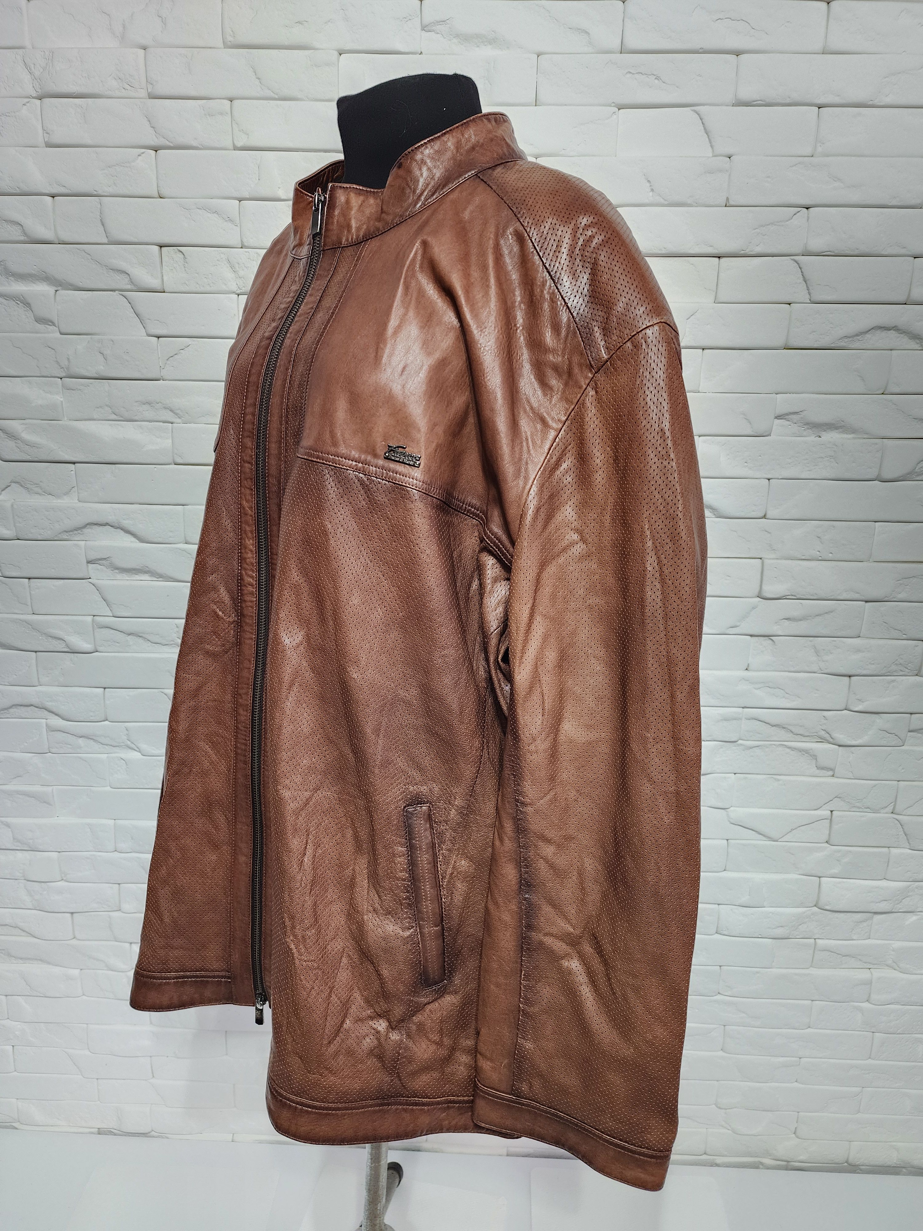 Other Men's sports leather jacket in brown. Size US XXL / EU 58 / 5 - 2 Thumbnail
