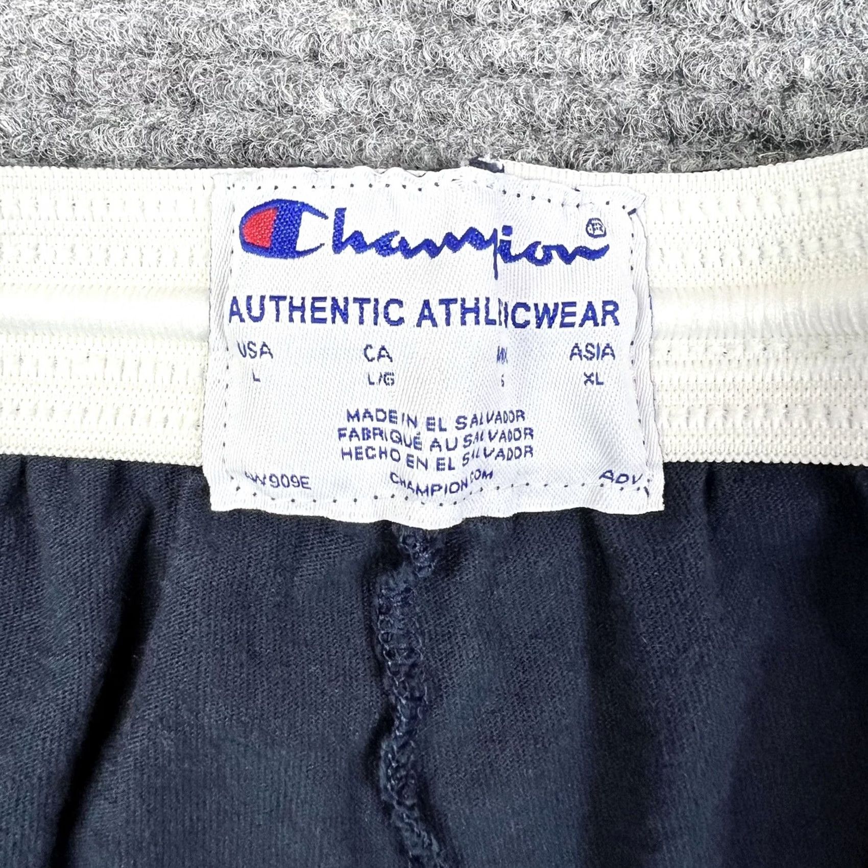 Champion VINTAGE? No. Size US 33 - 2 Thumbnail