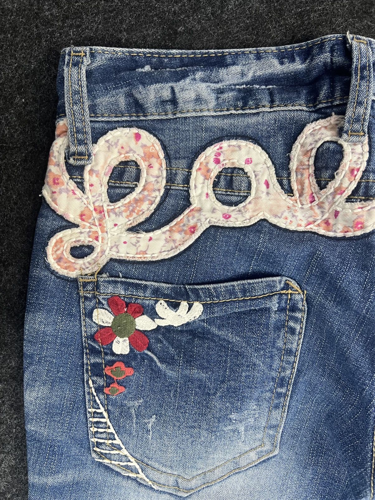 If Six Was Nine Lolita Floral Embroidery Flare Jeans Like Red Pepper Size US 31 - 6 Thumbnail