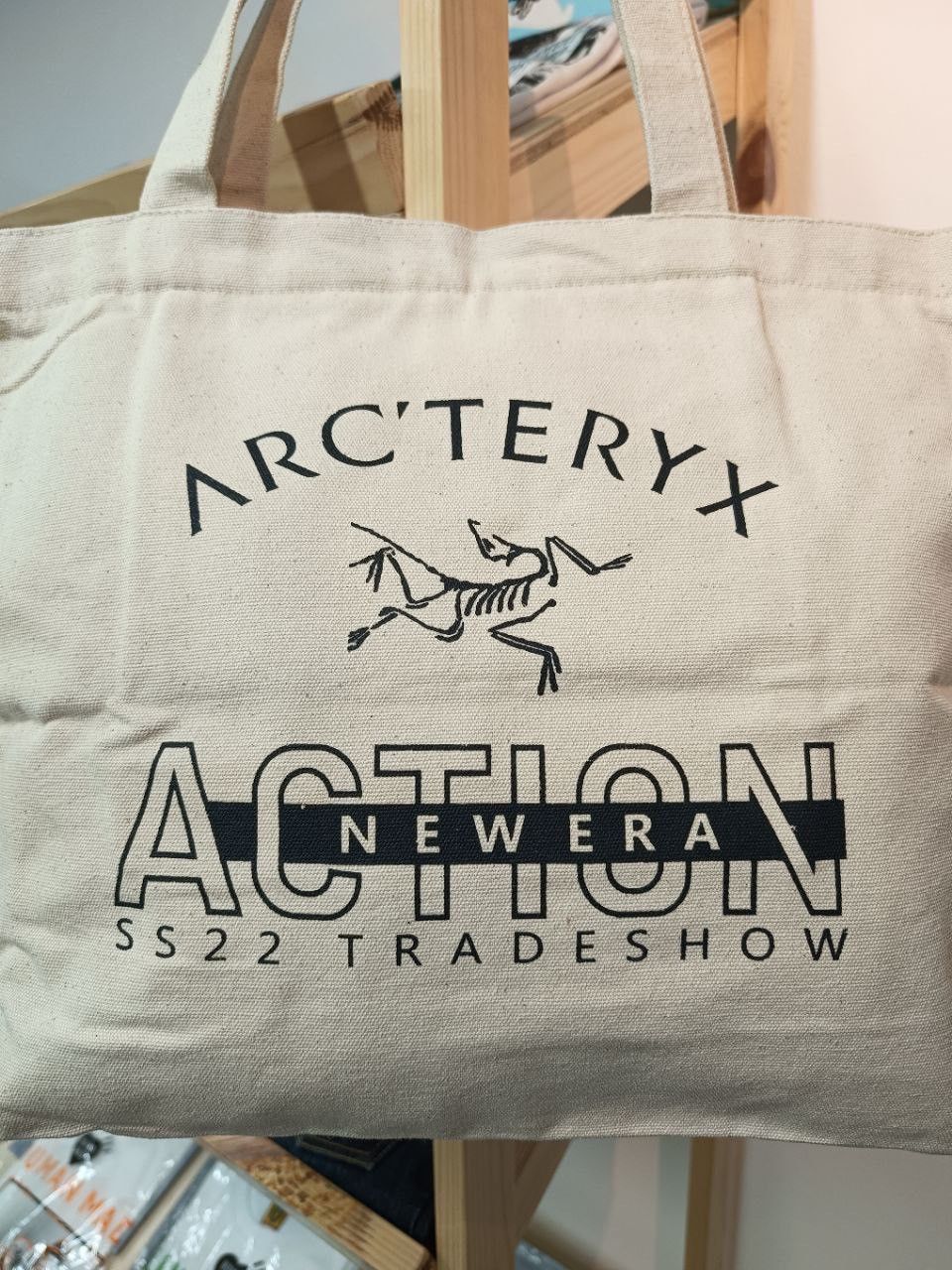 Arc'teryx ARC'TERYX TRADESHOW SS22 TOTE BAG LIMITED EVENT PIECE Size ONE SIZE - 4 Thumbnail