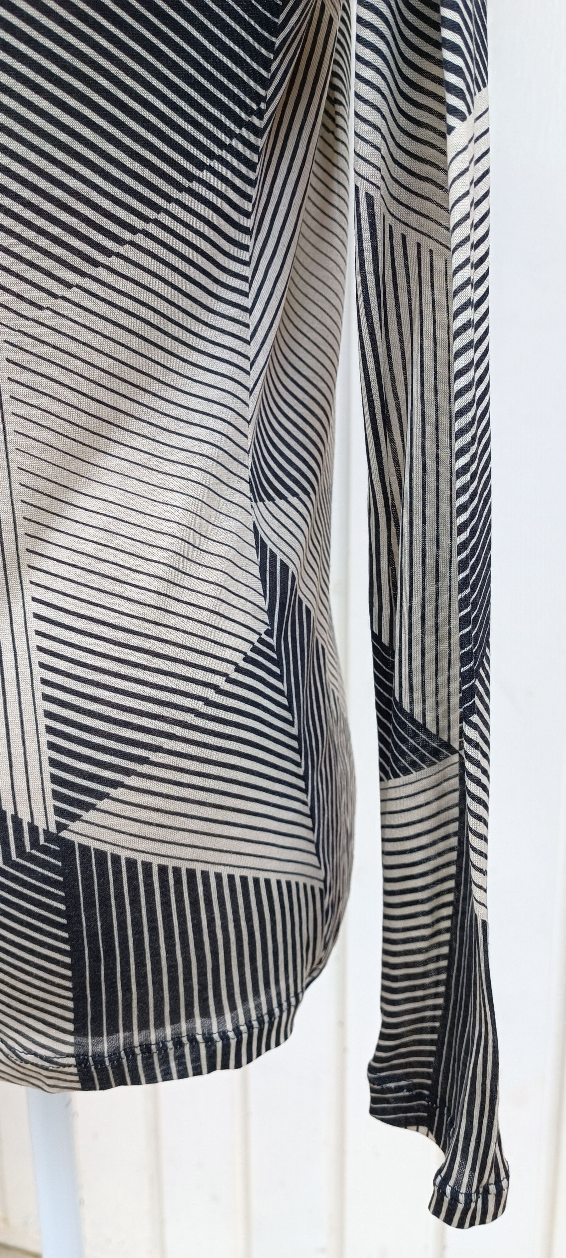Jean Paul Gaultier 3D_ Geometric motifs- Silk top Size M / US 6-8 / IT 42-44 - 18 Thumbnail