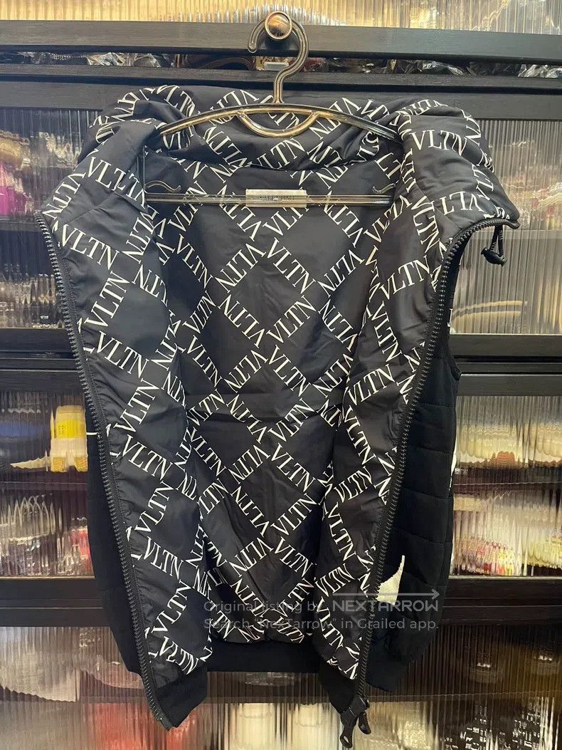 Valentino Valentino Men's knitted casual sports cotton clothes horse Size US M / EU 48-50 / 2 - 4 Thumbnail