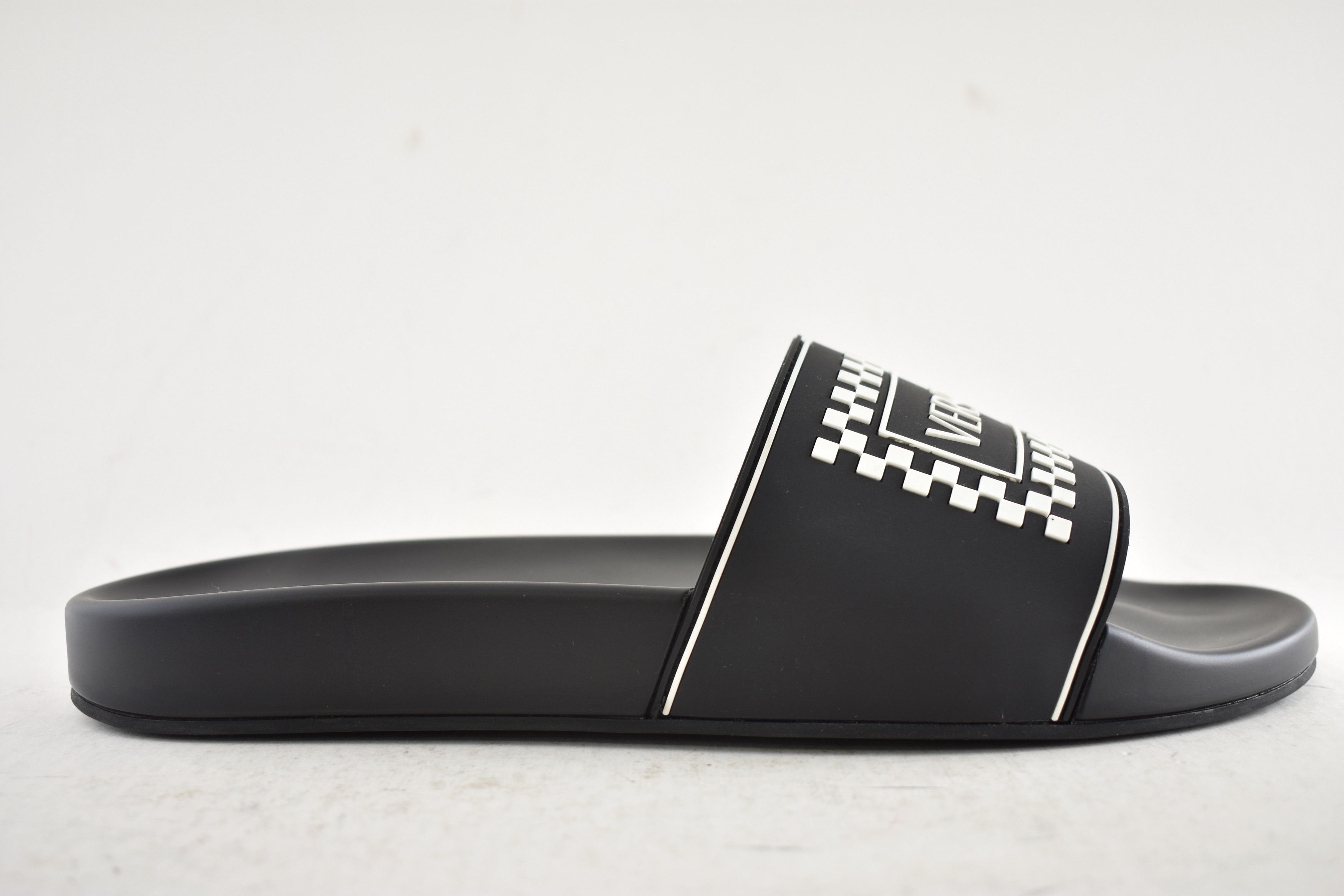 Versace White 90s Logo Rubber Slide Pool Sandal Flip Flop Flat 44 11 Size US 11 / EU 44 - 2 Thumbnail