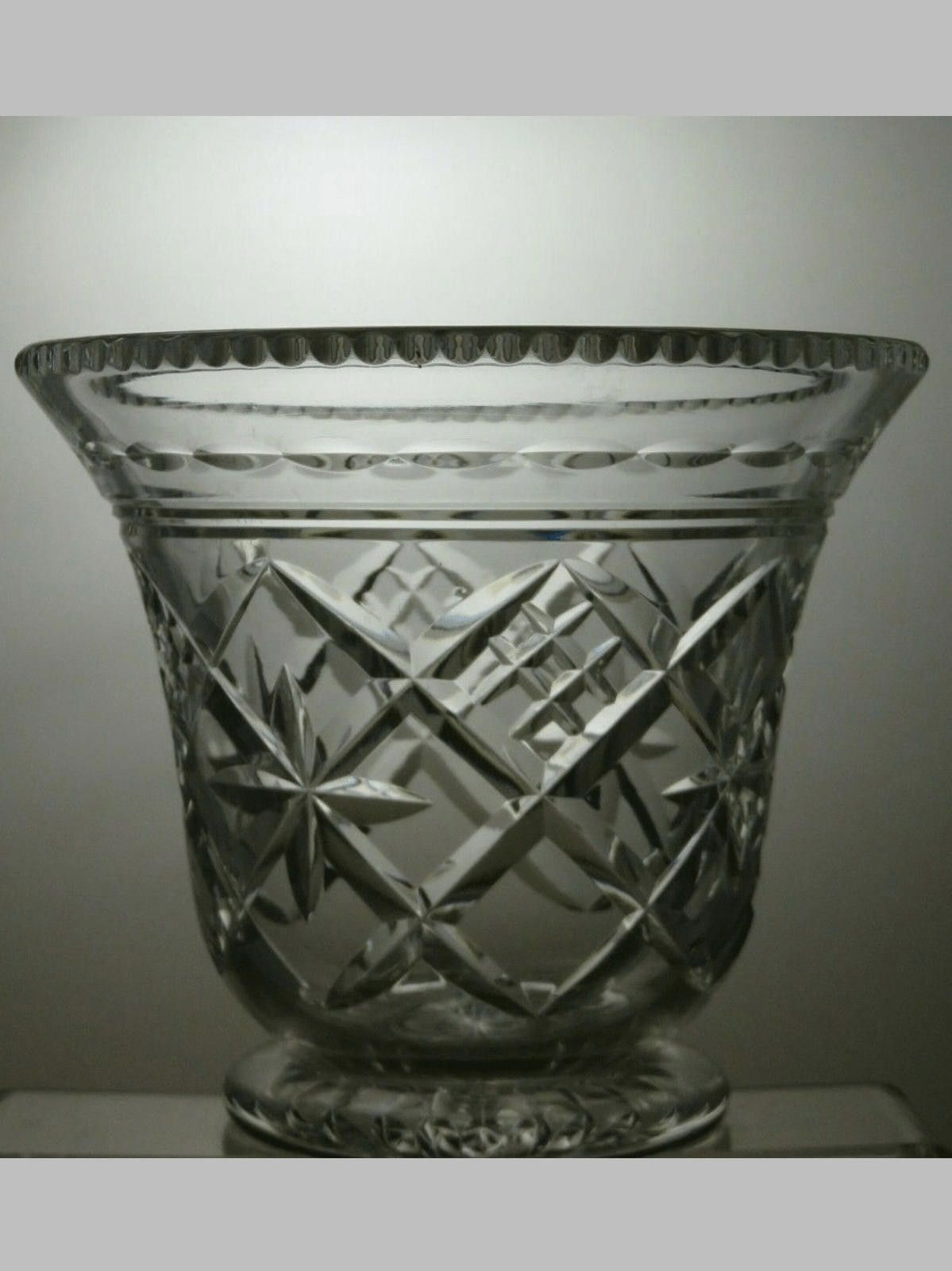 The Unbranded Brand Lovely Lead Crystal Cut Glass Wide Vase 7" Size ONE SIZE - 1 Thumbnail