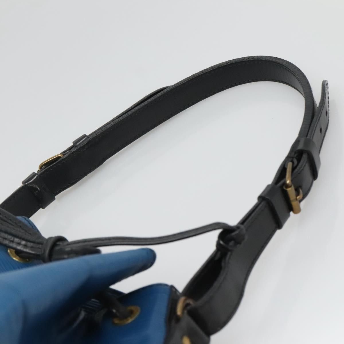 Louis Vuitton LOUIS VUITTON Epi Petit Noe Shoulder Bag Bicolor Black Blue Size ONE SIZE - 8 Thumbnail
