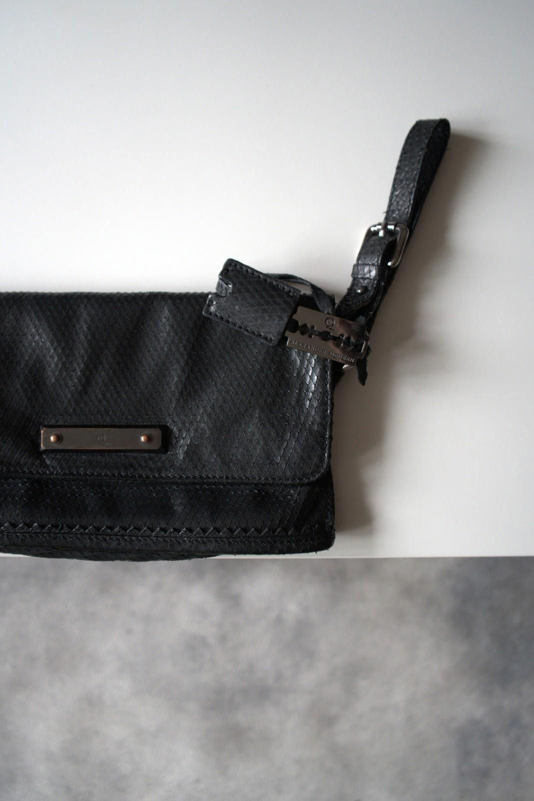 Alexander McQueen 2000`s Alexander McQueen Snake Leather Clutch Bag Vintage Size ONE SIZE - 2 Thumbnail