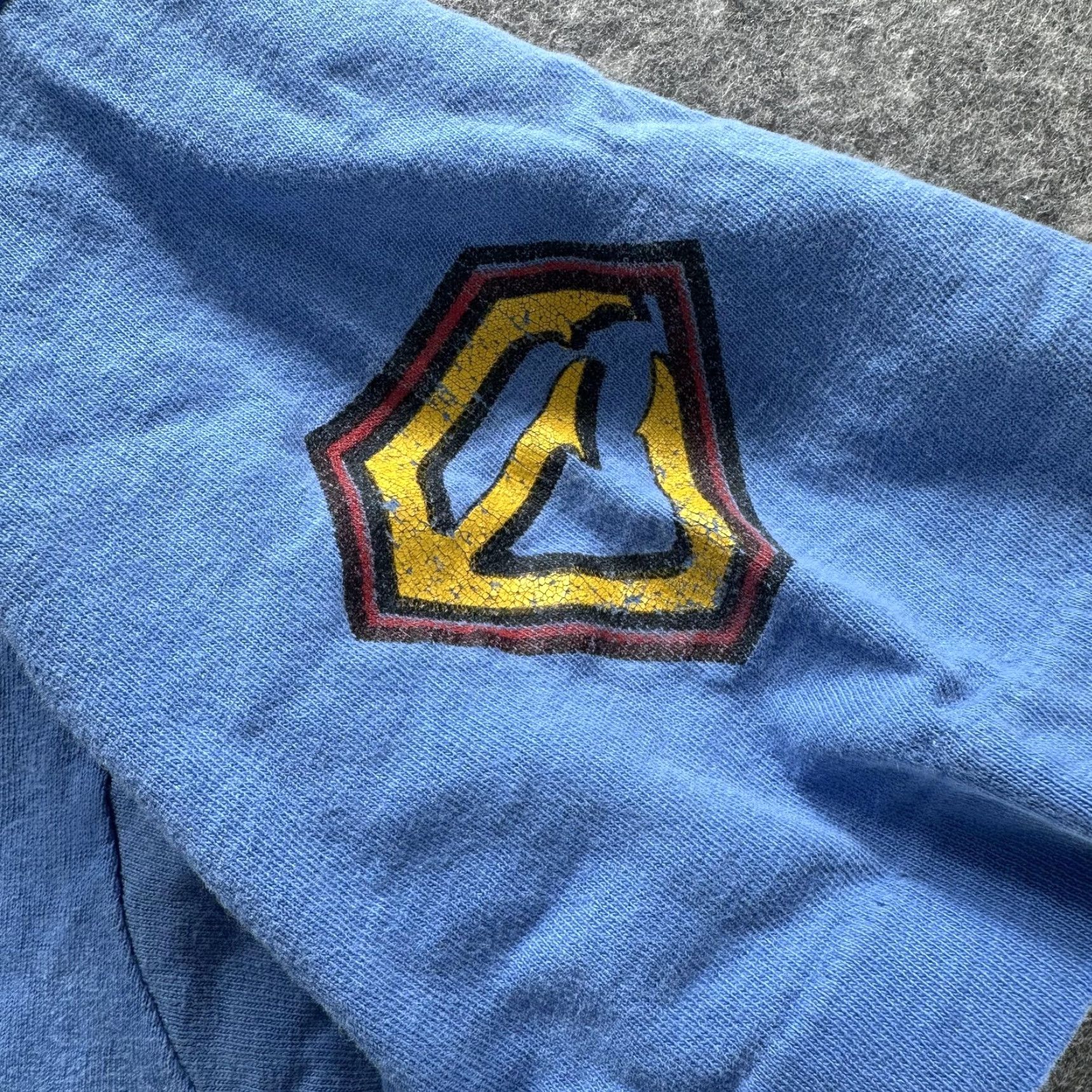 Fruit Of The Loom VINTAGE Hawk II Shirt Mens Large Blue Graphic Back Tee Fruit of the Loom Distressed 80s Size US L / EU 52-54 / 3 - 7 Thumbnail