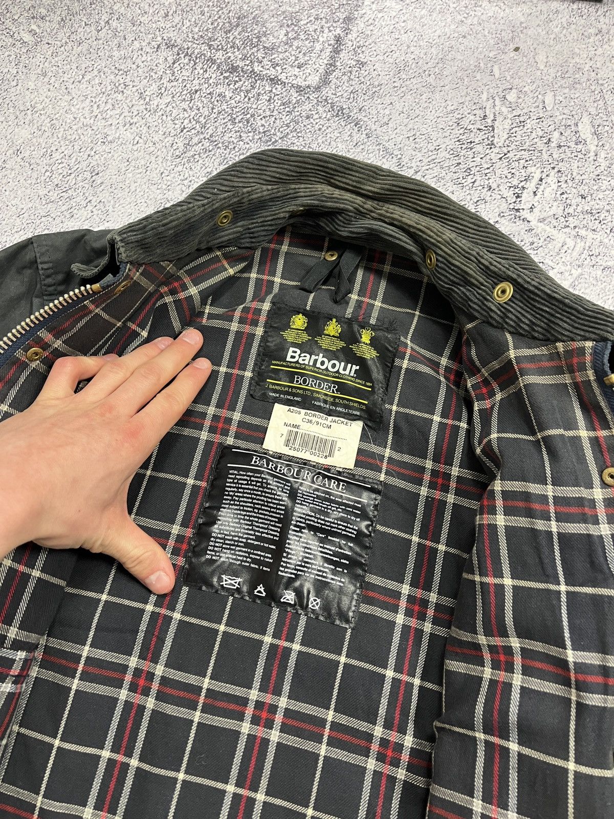 Barbour × Vintage Vintage Barbour A205 Border Waxed Coat Jacket C36/91cm Size US S / EU 44-46 / 1 - 14 Thumbnail