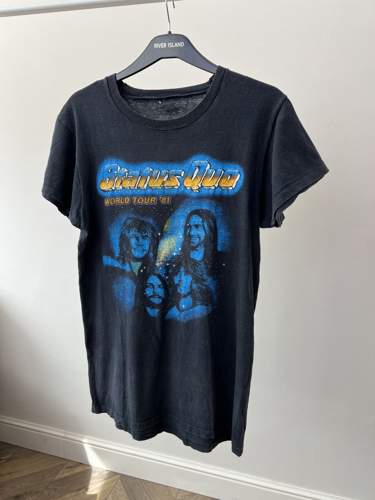 Vintage Vintage Status Quo 1981 World Tour Faded t-shirt big logo Size US S / EU 44-46 / 1 - 4 Thumbnail