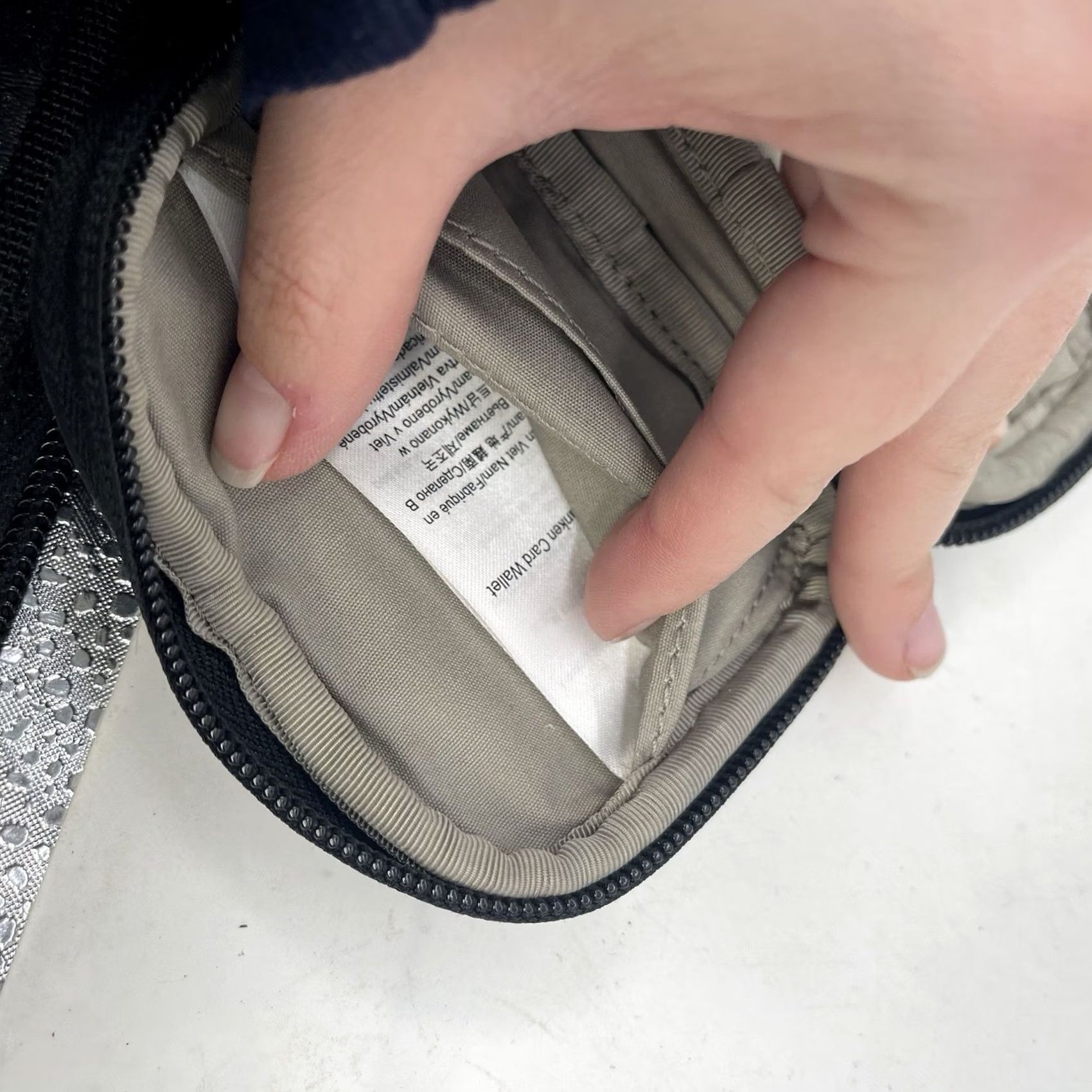 Changes FjallRaven Kanken Card Wallet Black Zip Around Change Bag Good Condition Unisex Wallet Size ONE SIZE - 4 Thumbnail