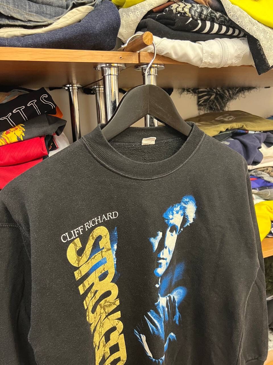 Vintage Cliff Richard Vintage Printed Y2K Musician Sweatshirt Size US M / EU 48-50 / 2 - 4 Thumbnail