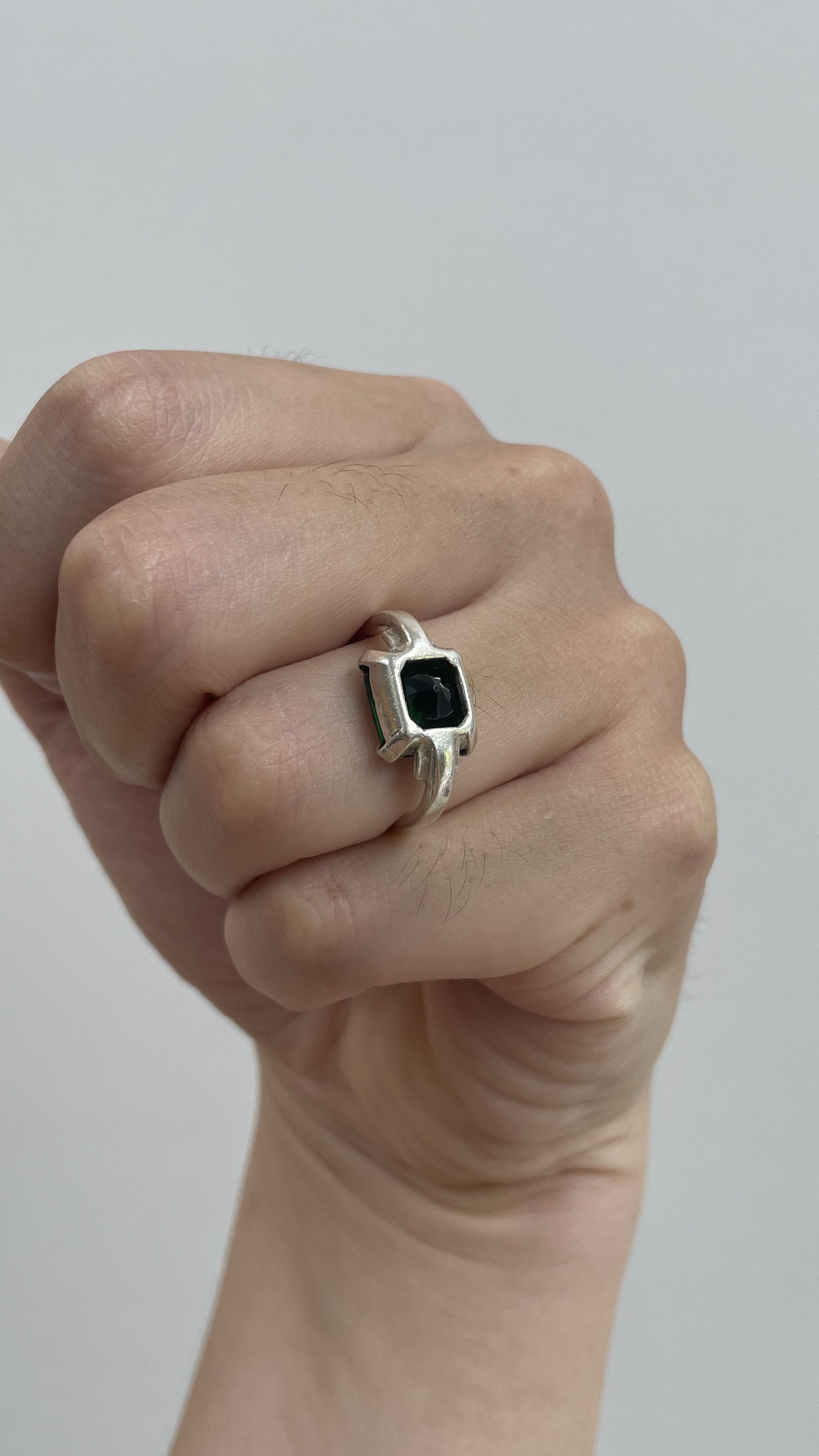 Maison Margiela Martin Margiela Unique! Inside-out Emerald ring. Unisex Size ONE SIZE - 9 Thumbnail