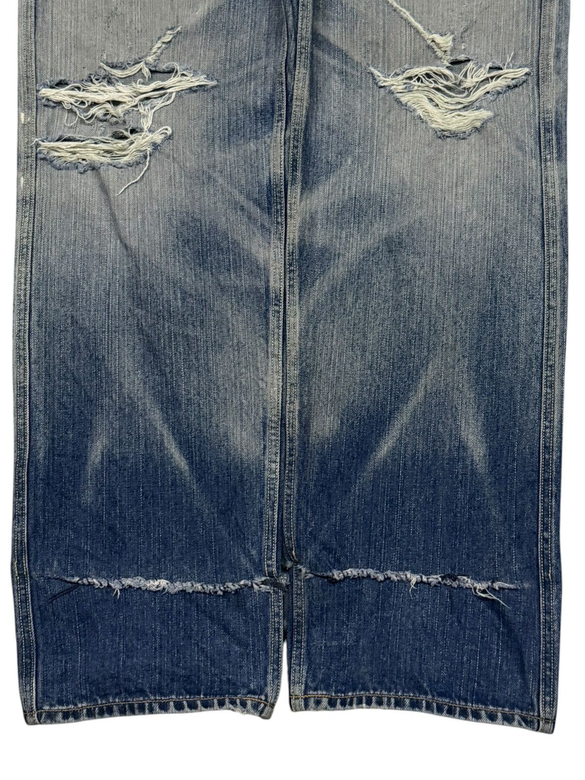 Levi's Vintage Levi’s 703 Distressed Denim Jeans | Vintage Fade W36 Size US 36 / EU 52 - 6 Thumbnail