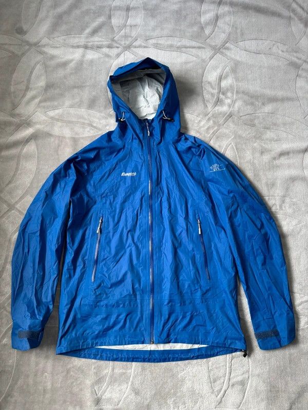 Bergans Bergans of Norway 5070 Sky Jacket Waterproof Hardshell L Size US L / EU 52-54 / 3 - 1 Thumbnail