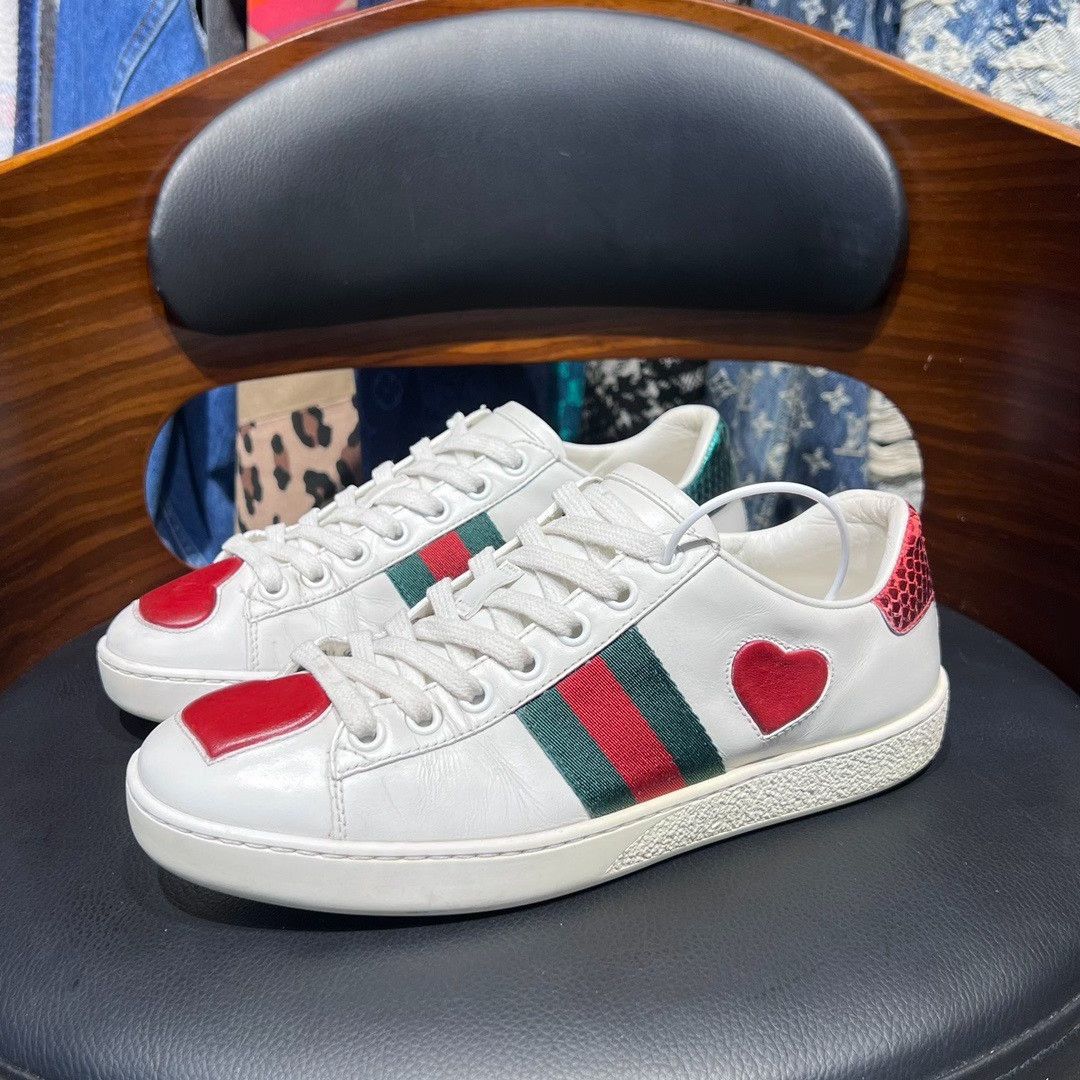 Gucci Gucci White Lowtop Sneakers us_5 Women Size US 5 / IT 35 - 1 Thumbnail