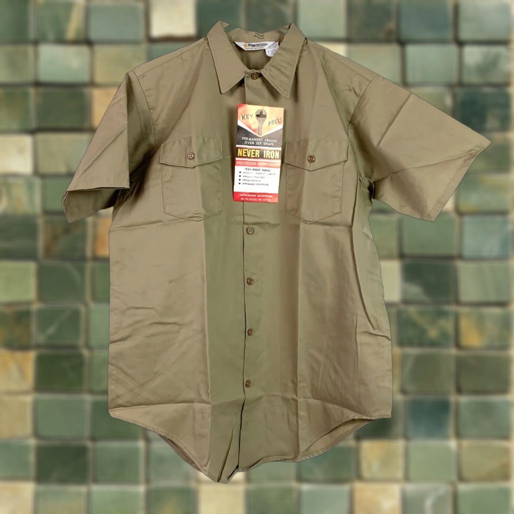 Vintage VINTAGE Key Imperial Never Iron Deadstock Work Shirt Short Sleeve Medium B Brown 1970s Cotton Blend Button-Front Military/Landgirl Mens Size US M / EU 48-50 / 2 - 1 Thumbnail