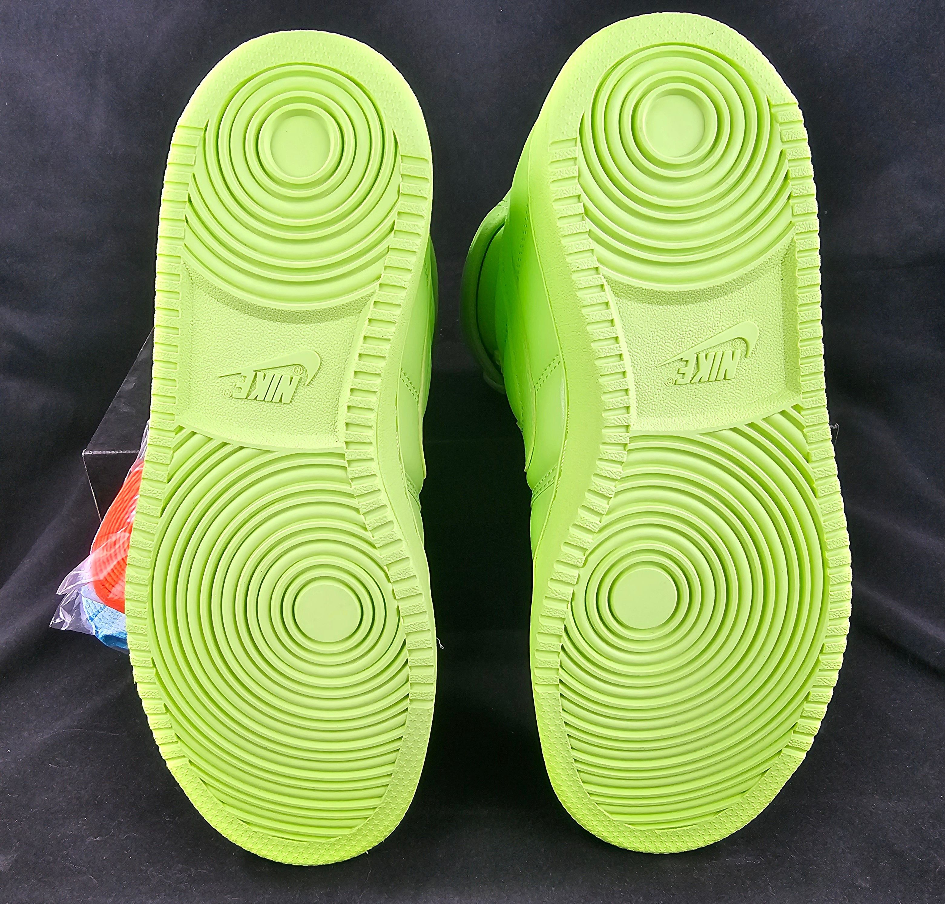 Billie Eilish × Jordan Brand × Nike Jordan 1 Retro AJKO Billie Eilish Ghost Green Women's Size 7 Size US 7 / IT 37 - 7 Thumbnail