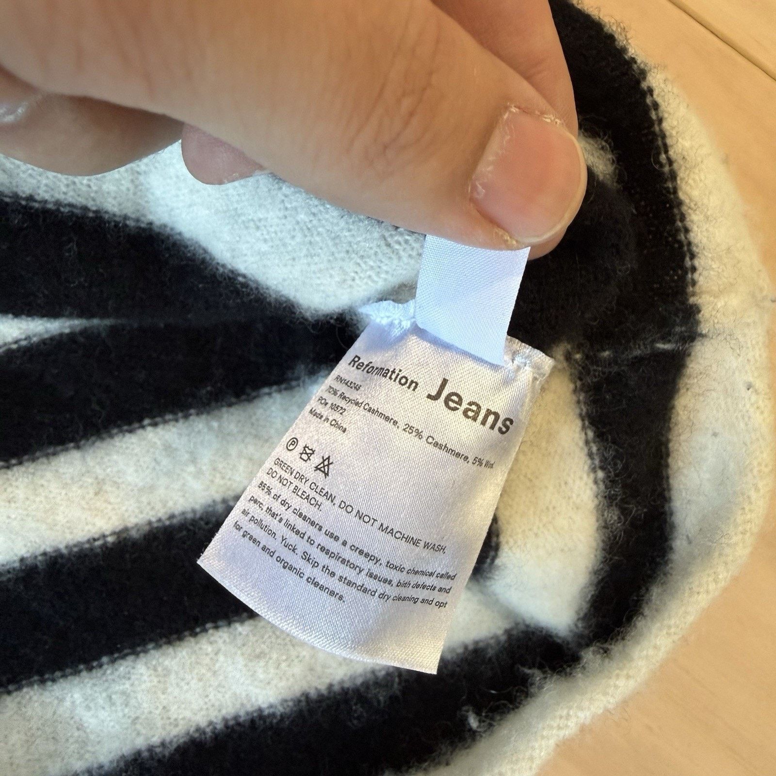 Reformation Reformation Cashmere Sweater Women's S Black White Stripped Size S / US 4 / IT 40 - 8 Thumbnail