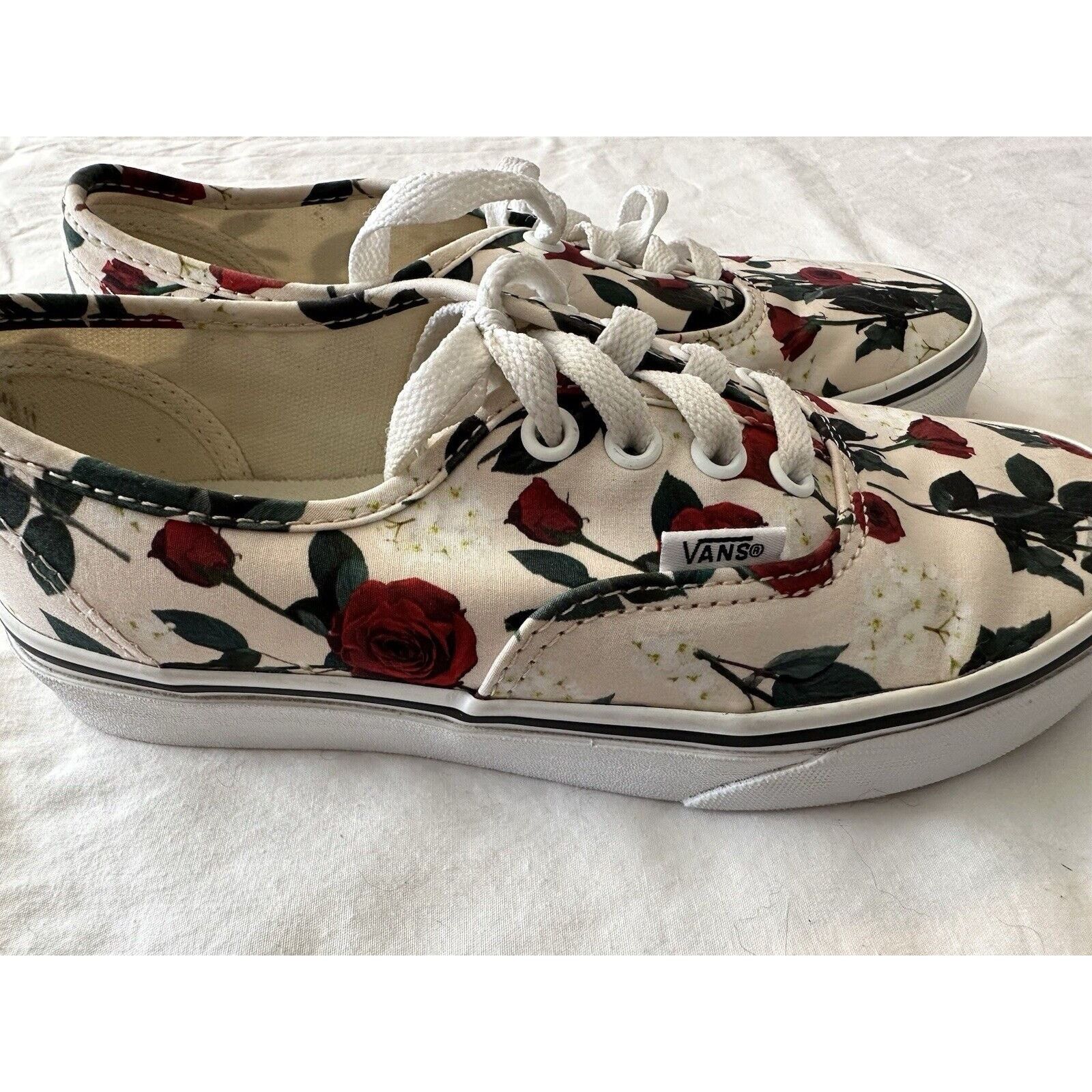 Vans VANS Authentic shoes women Sz 5.5/ Mens 4 Roses Flower Skate Size US 5.5 / IT 35.5 - 15 Thumbnail