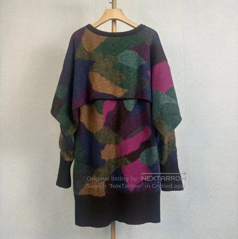 Chanel Chanel Color-Block Wool Pullover Sweater for Women . Size M / US 6-8 / IT 42-44 - 1 Thumbnail