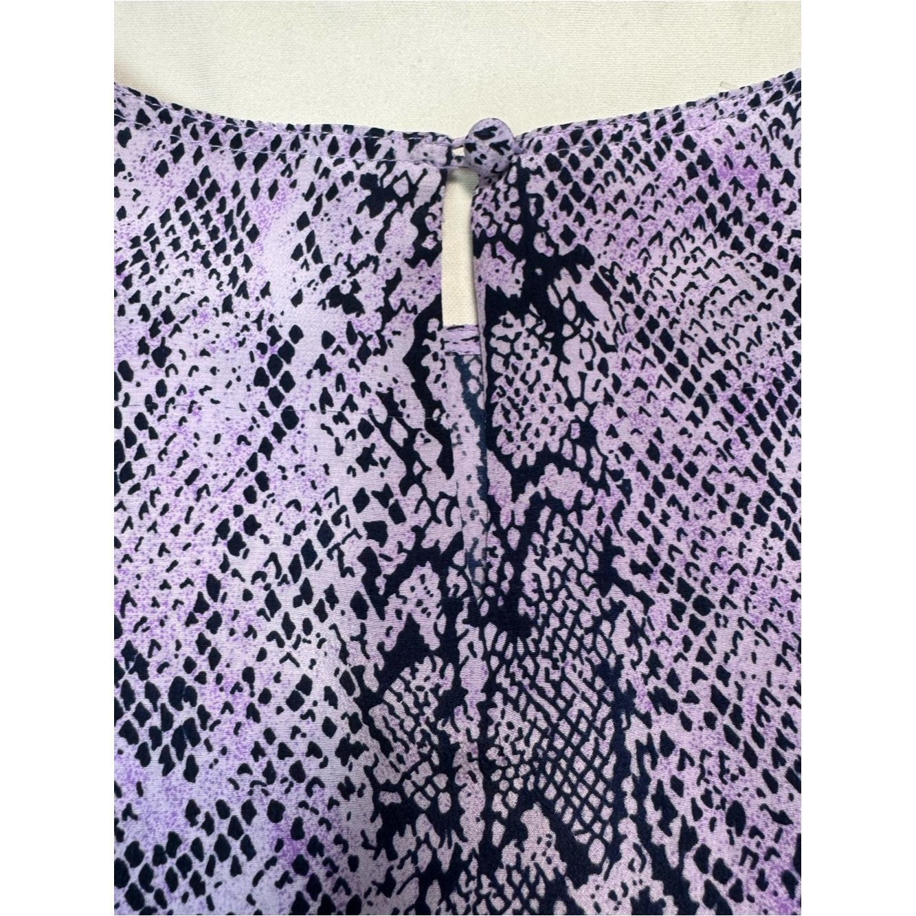 Worthington New Worthington 100% Silk Lavender Snake Print Short Sleeve Size L / US 10 / IT 46 - 5 Thumbnail