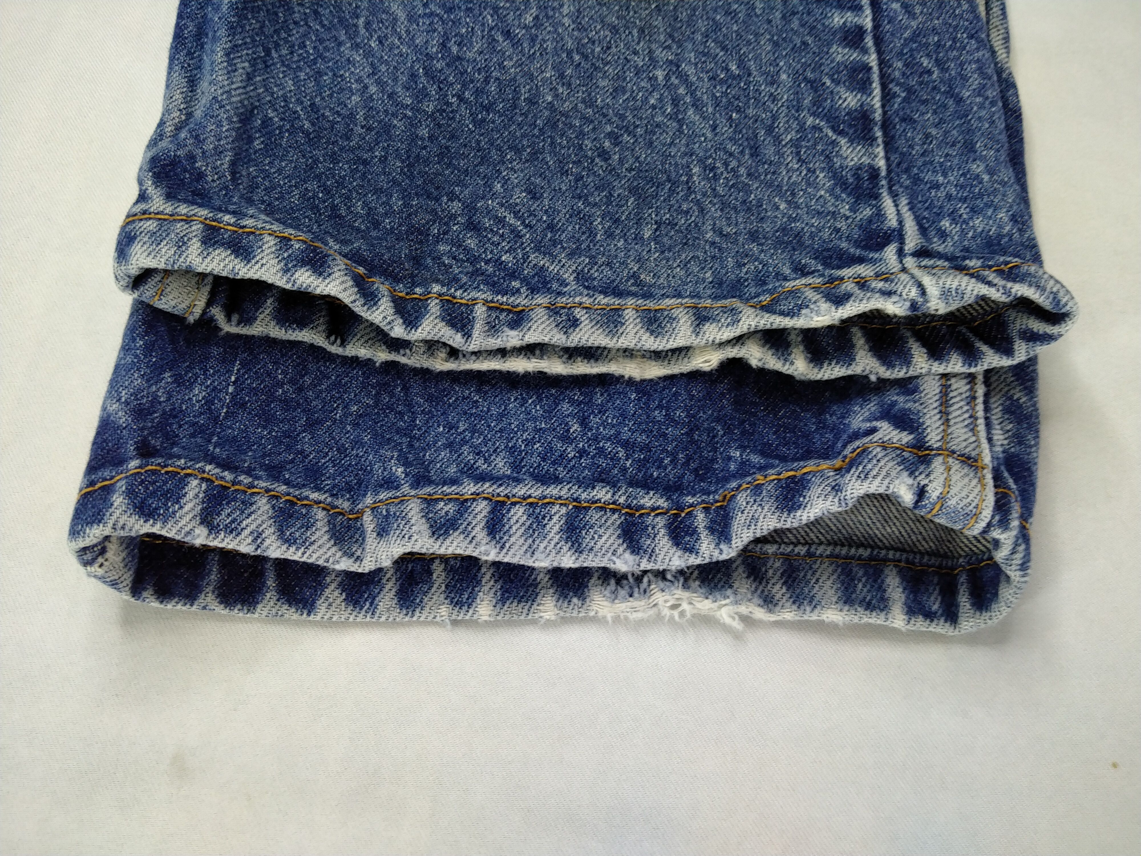 Levi's Vintage Levi's 505 Regular Fit Denim 35 x 28 Denim -JN380 Size US 35 - 15 Thumbnail