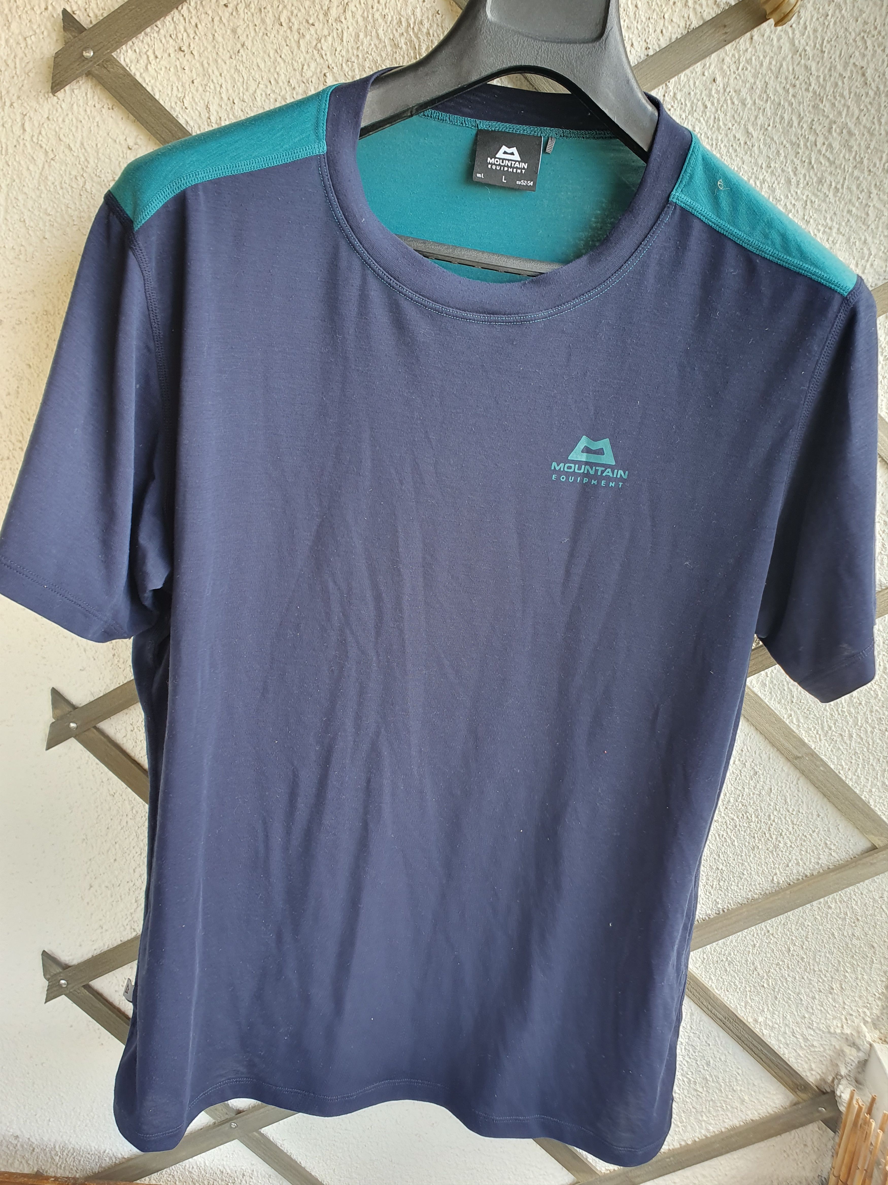 Mountain Equipment Mountain Equipment Groundup Colourblock Tee Base Layer sz L Size US L / EU 52-54 / 3 - 6 Thumbnail