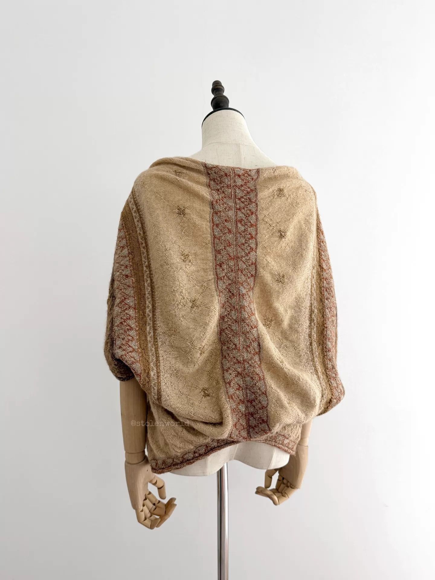 Kapital Kapital Alpaca Blend Ethnic Knit Cape (Size F) Size ONE SIZE - 4 Thumbnail