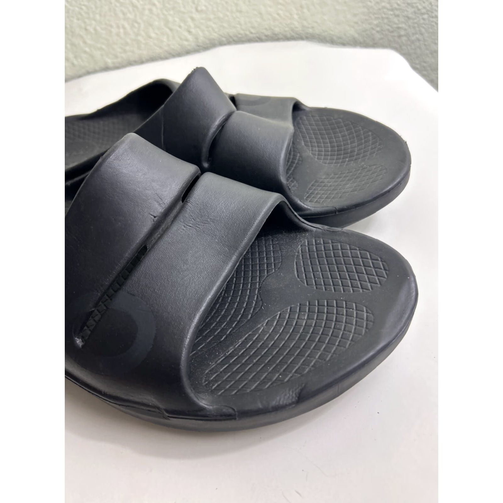 Vintage OOFOS Ooahh Sport Recovery Slide Sandals Men’s 11 Women’s 13 Black Size US 11 / IT 41 - 2 Thumbnail