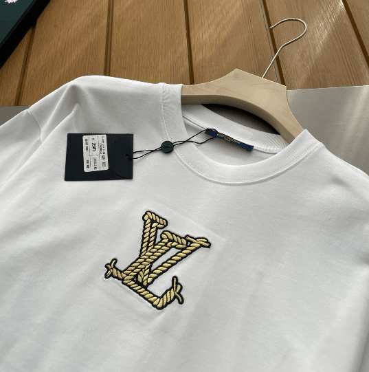Louis W. LV 2025 Embroidery Tee Top Quality Size M / US 6-8 / IT 42-44 - 7 Thumbnail