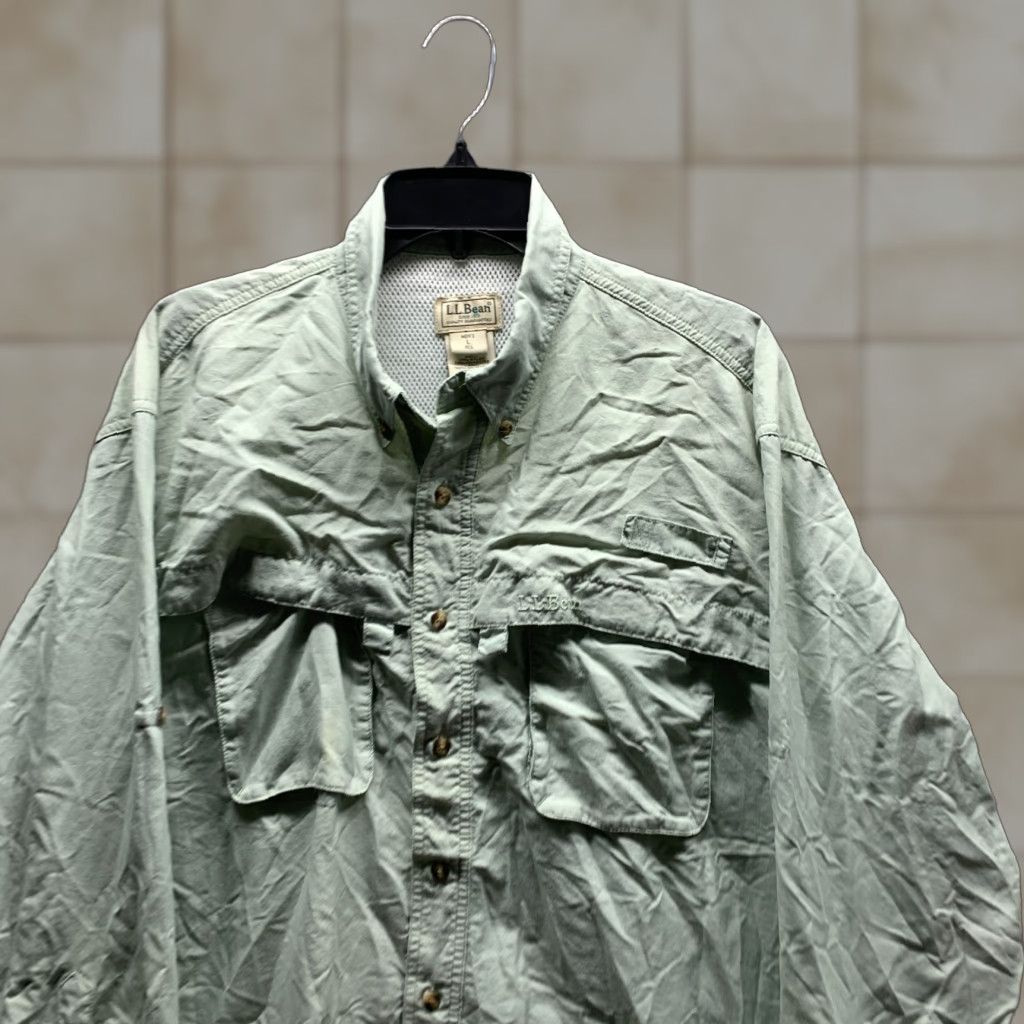 Vintage VINTAGE LL Bean Shirt Mens Adult Large Green Nylon Polyester Vented Button-Up Collared Pocketed Casual Athletic Nylon Polyester Size US L / EU 52-54 / 3 - 1 Thumbnail