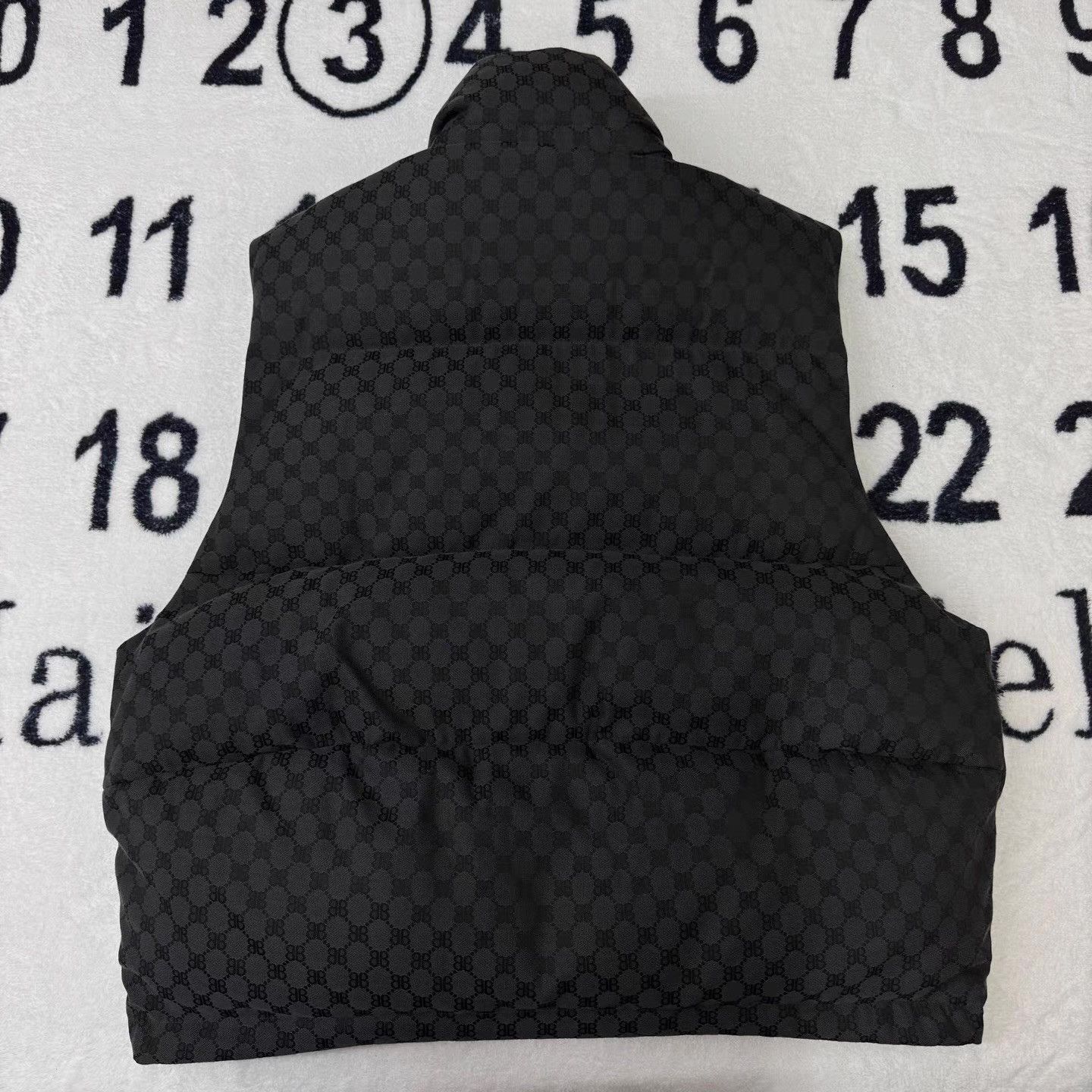 Balenciaga Balenciaga × GUCCI Black All-Over Print Down Vest Q10 Size US XL / EU 56 / 4 - 2 Thumbnail