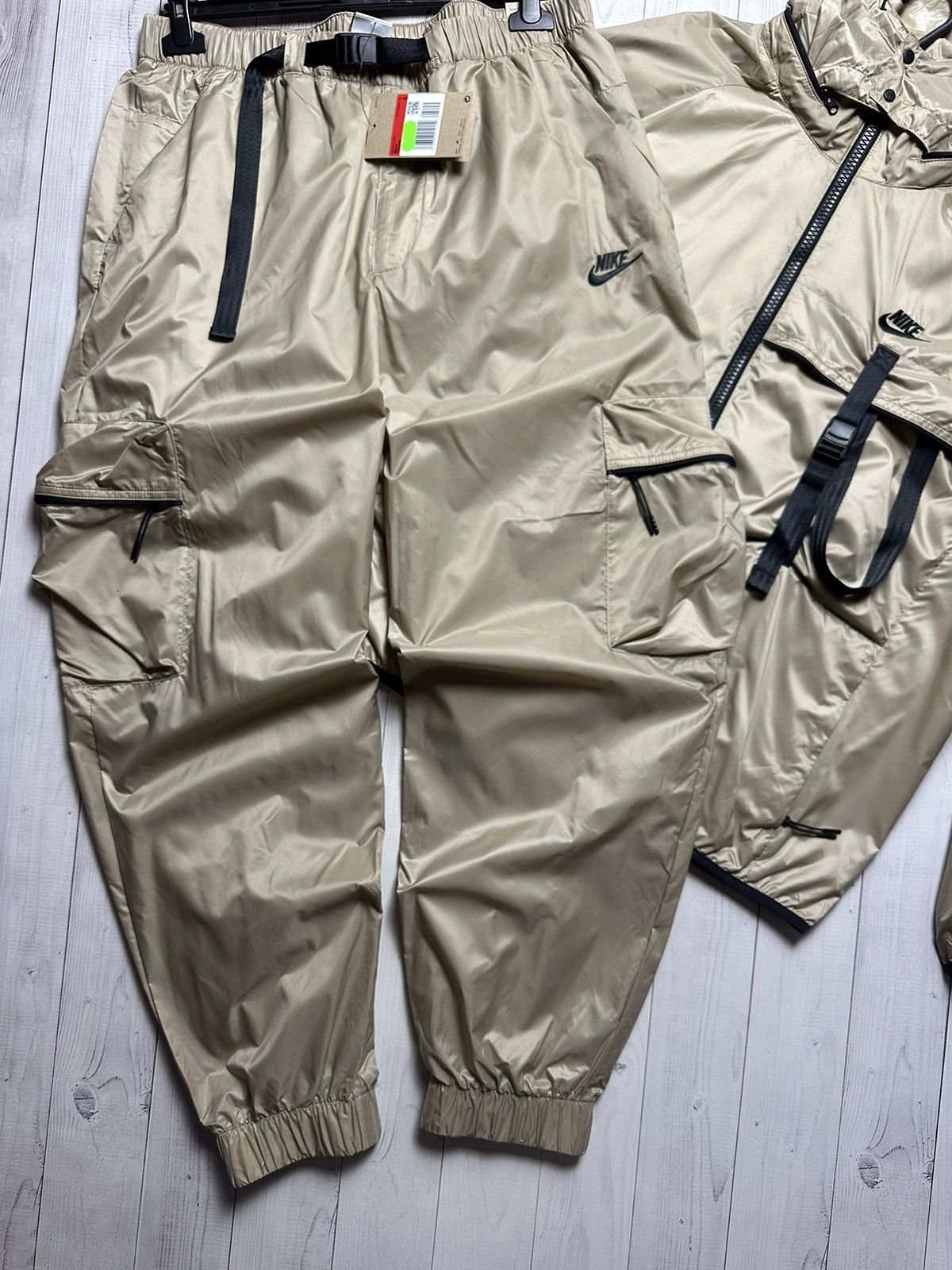 Nike Nike tech pack tracksuit drill size L pocket rare gold Size US L / EU 52-54 / 3 - 2 Thumbnail