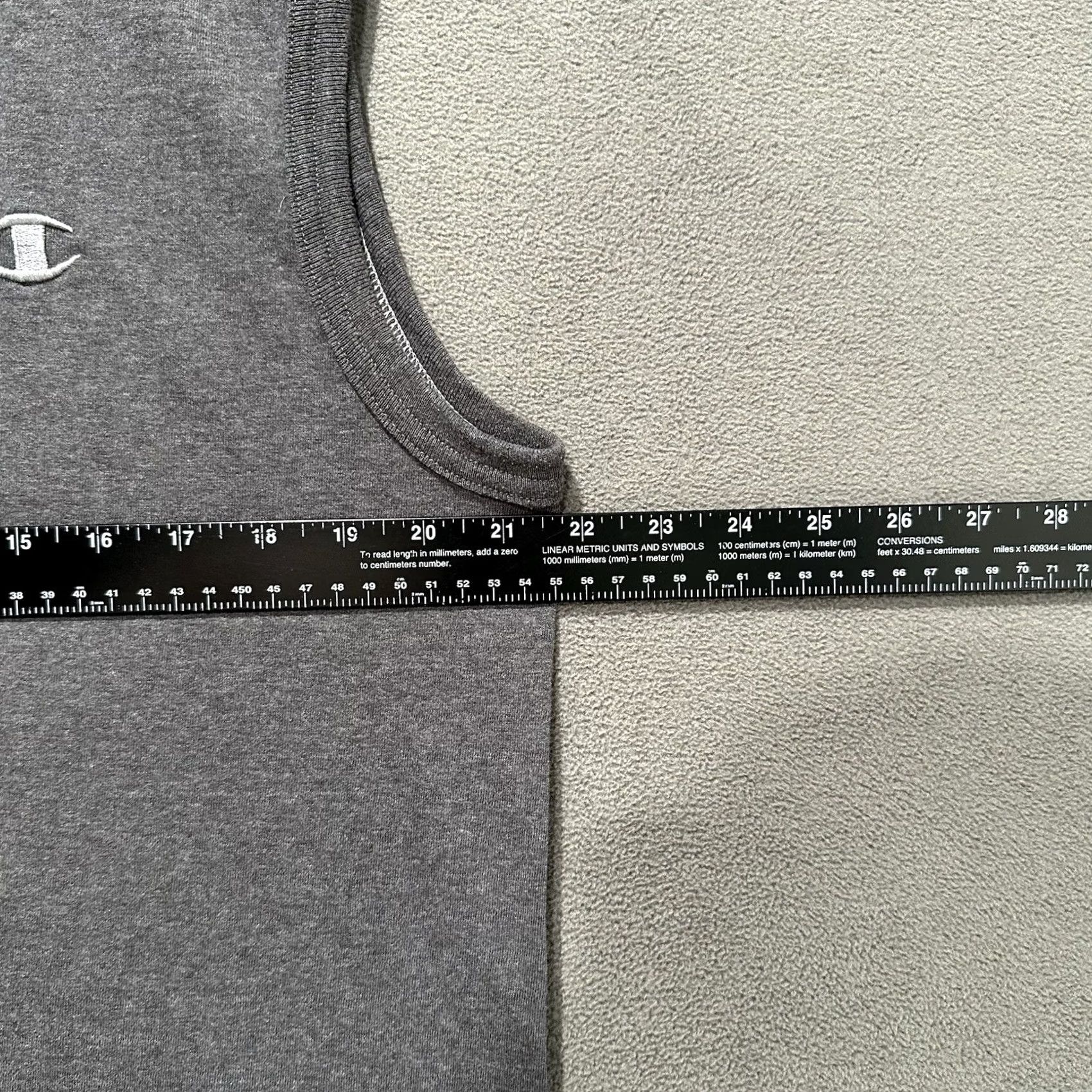 Champion Champion Shirt Mens Large Gray Sleeveless Muscle Tank Top Logo GUC Athletic Gym Running 90s? Size US L / EU 52-54 / 3 - 6 Thumbnail