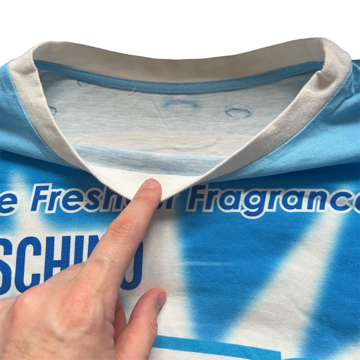 Moschino RARE 🧼🫧🧽 MOSCHINO FRESH T-SHIRT print jeremy scott swag Size US XL / EU 56 / 4 - 3 Thumbnail