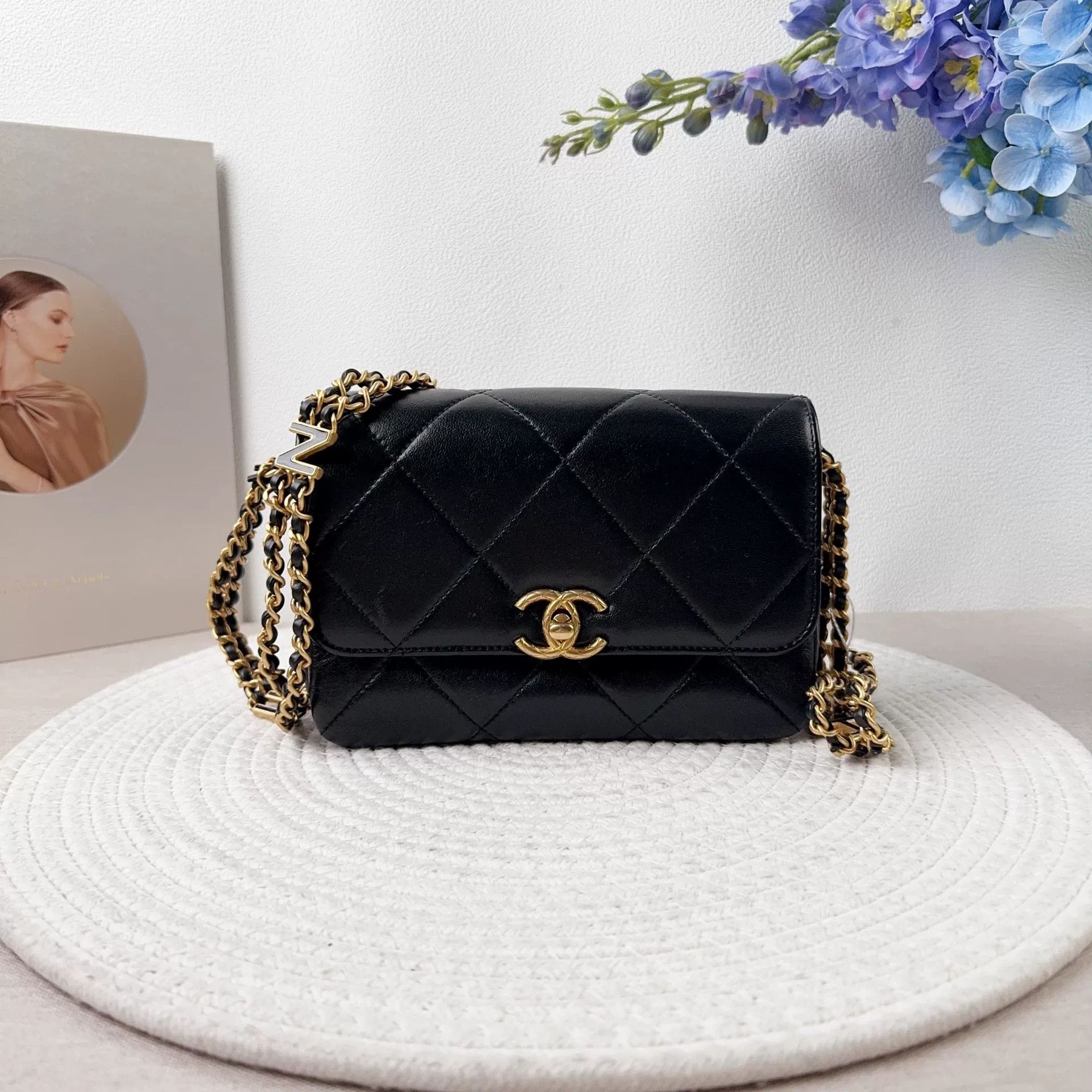 Chanel Pre-loved Bag Very good condition Size ONE SIZE - 1 Thumbnail