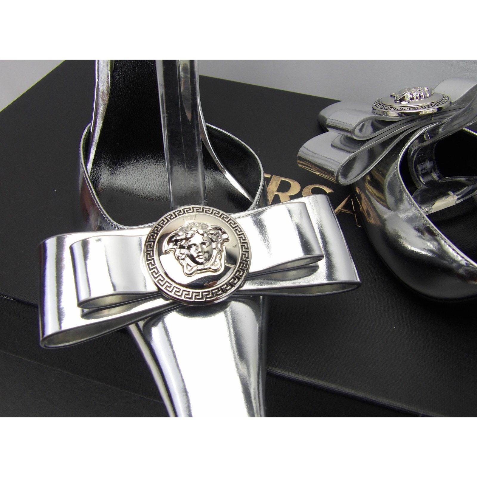 Versace VERSACE SILVER PATENT LEATHER COIN MEDUSA HEAD PUMPS 36 ITA Size US 6 / IT 36 - 2 Thumbnail