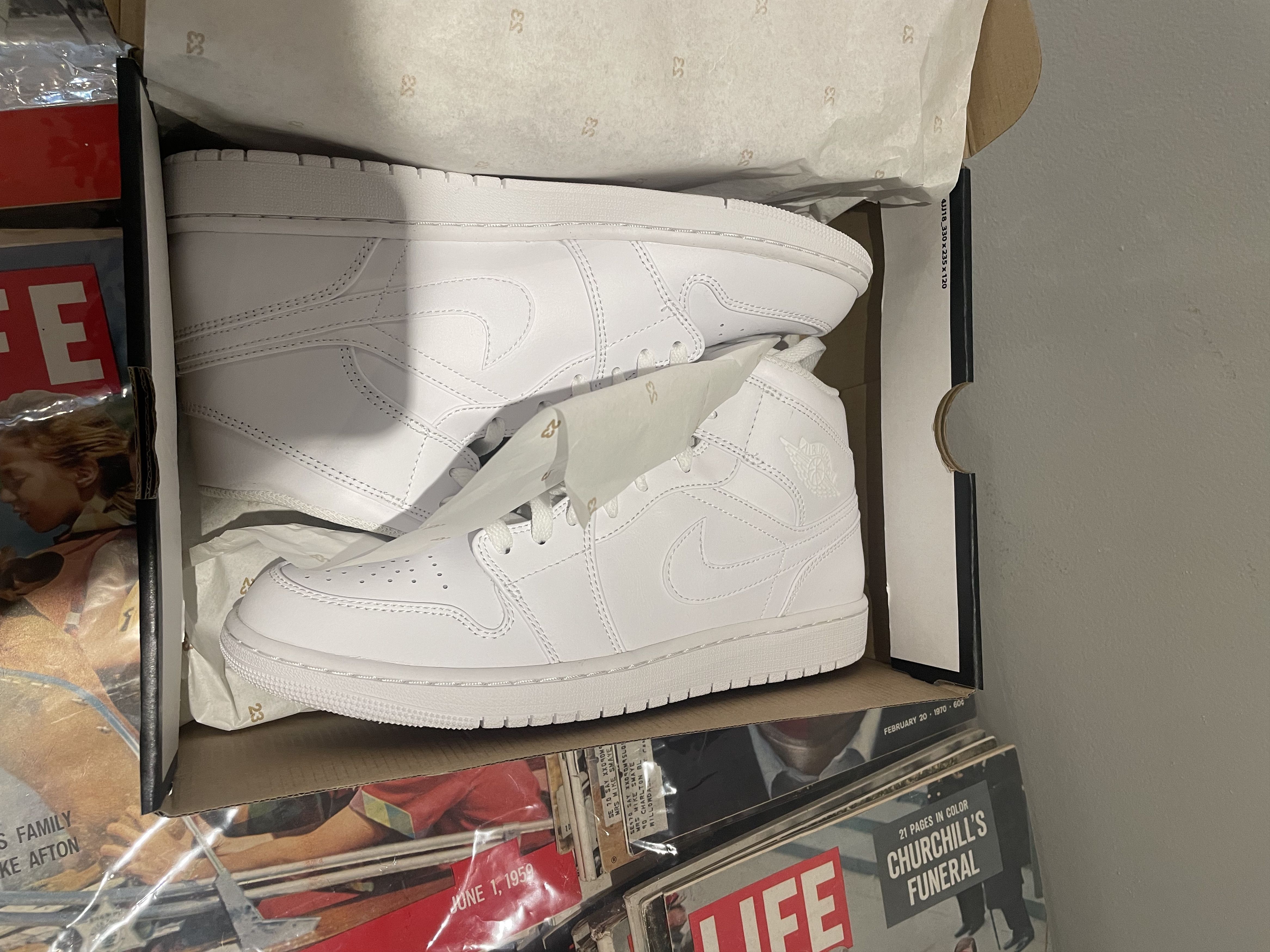 Jordan Brand Air Jordan 1 Mid White Size US 10.5 / EU 43-44 - 1 Thumbnail