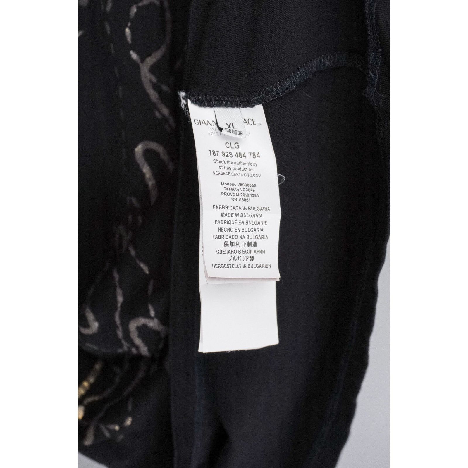 Versace Gianni versace big medusa gold printed logo black tee shirt Size US XL / EU 56 / 4 - 7 Thumbnail